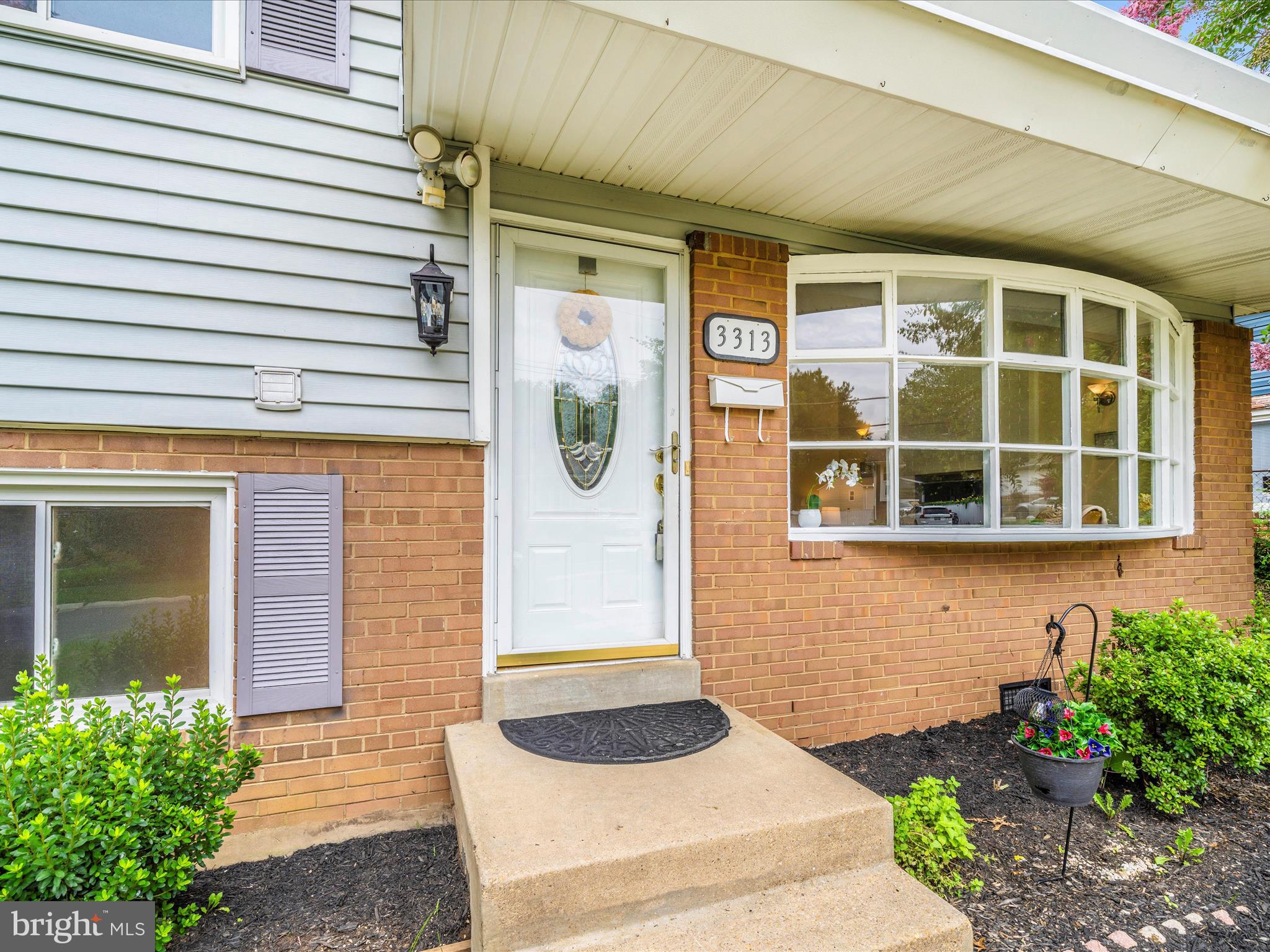 GREENWOOD KNOLLS - Residential Lease