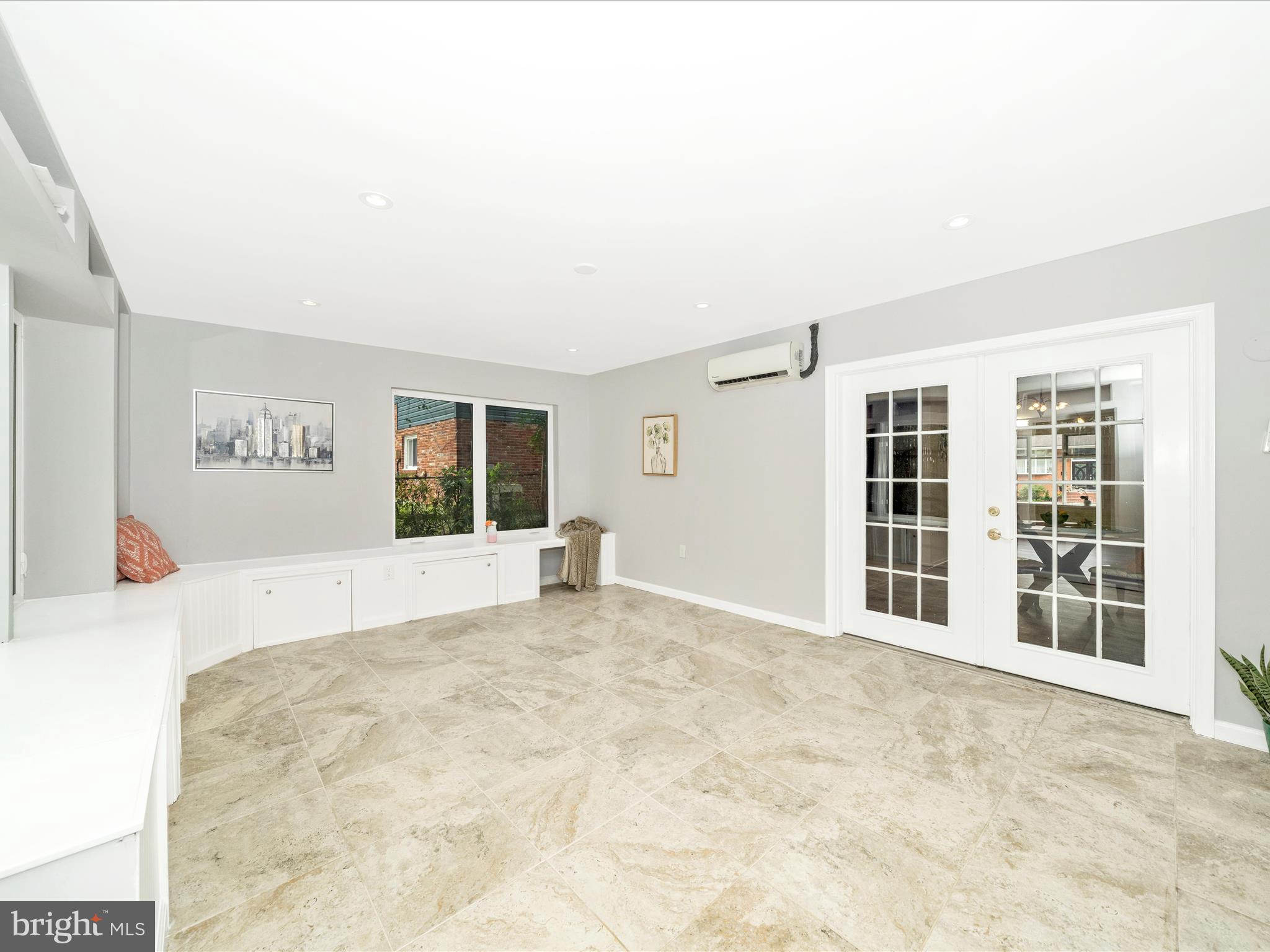 GREENWOOD KNOLLS - Residential Lease