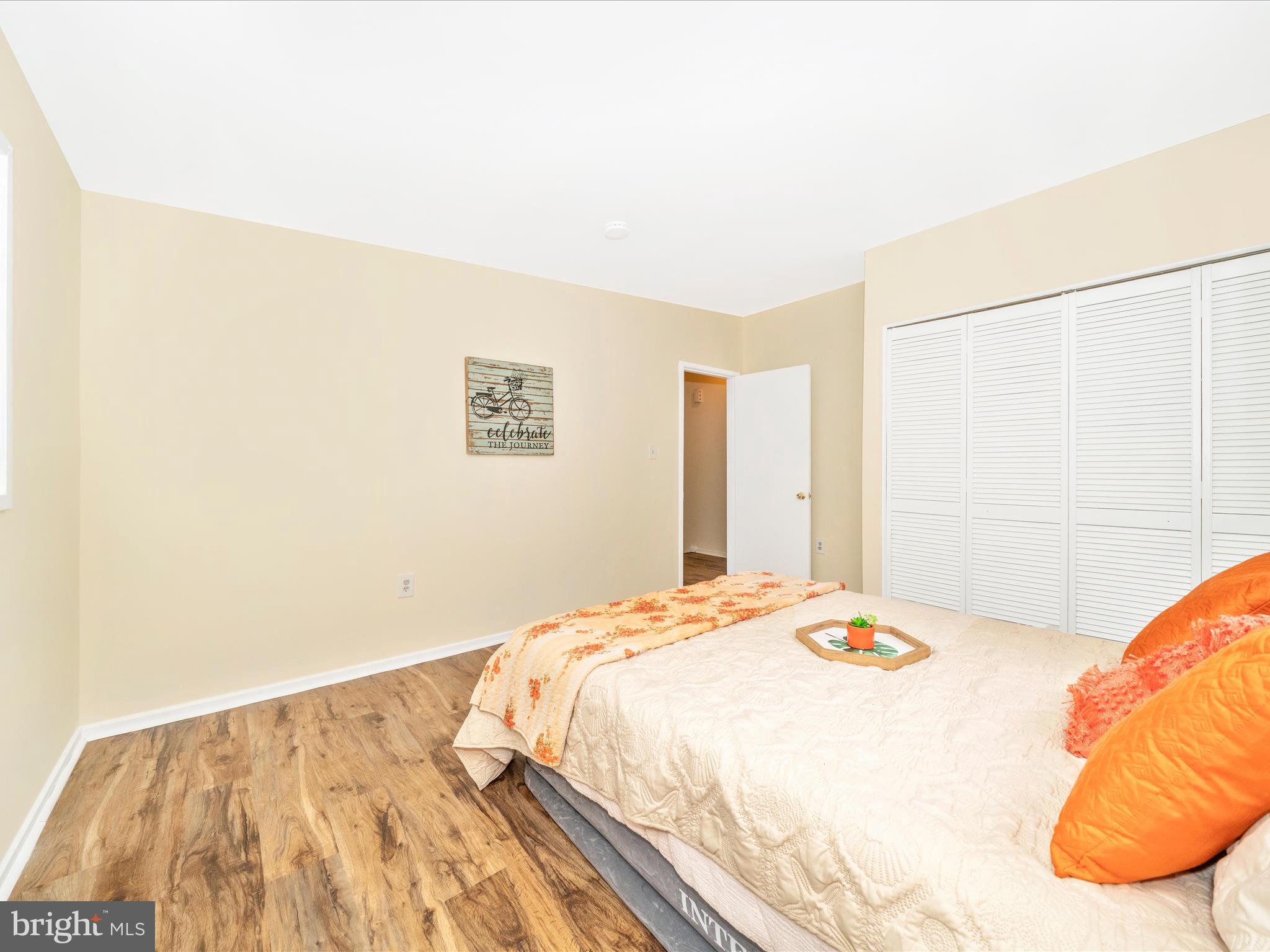 GREENWOOD KNOLLS - Residential Lease