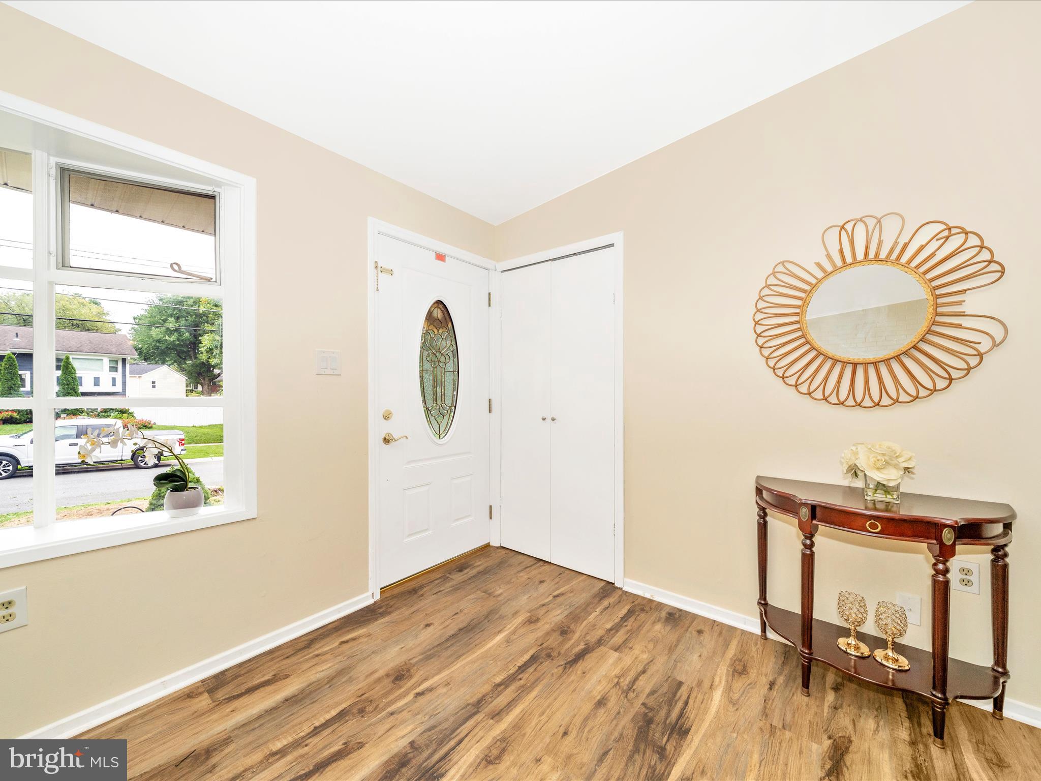 GREENWOOD KNOLLS - Residential Lease