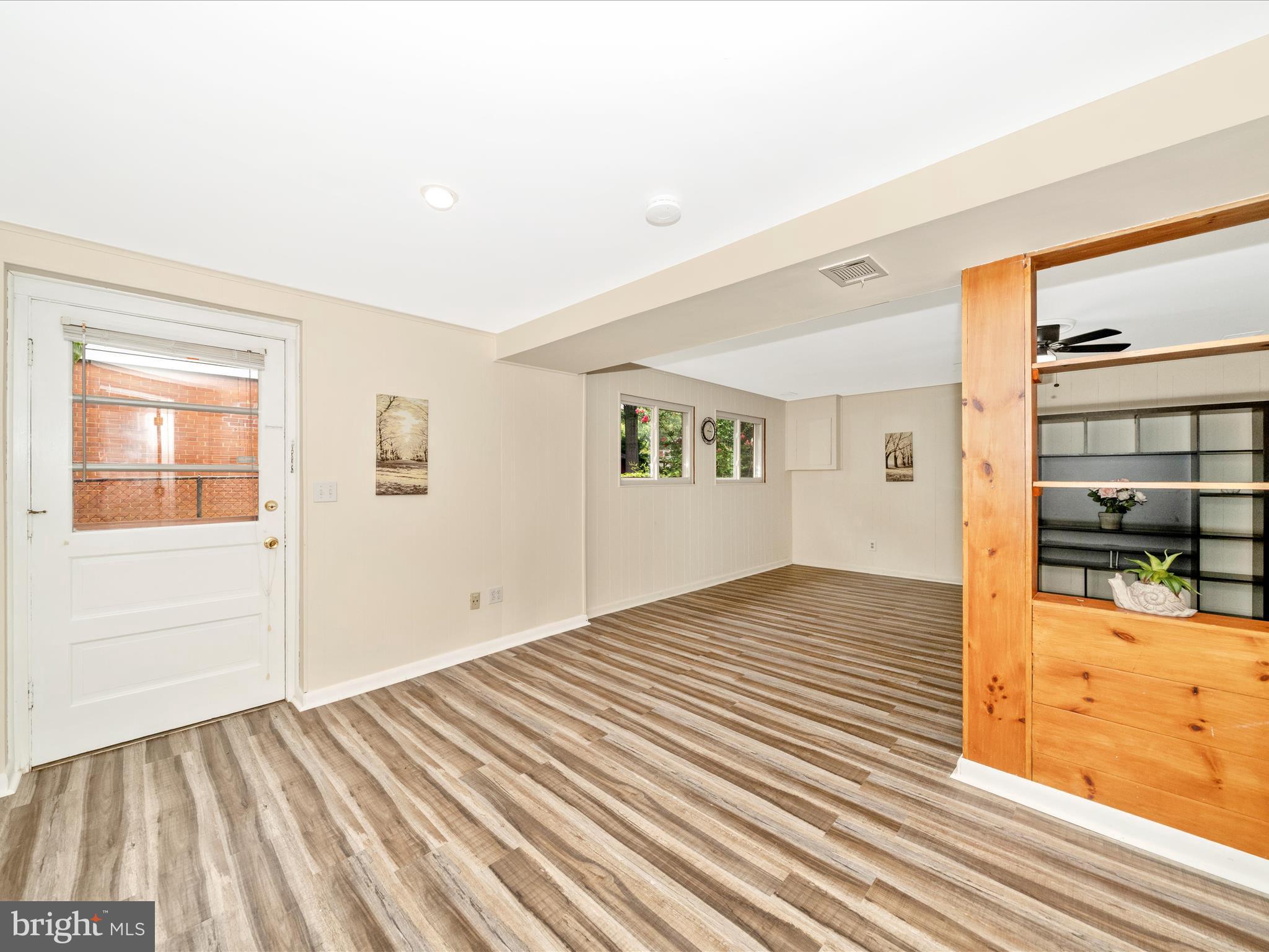 GREENWOOD KNOLLS - Residential Lease