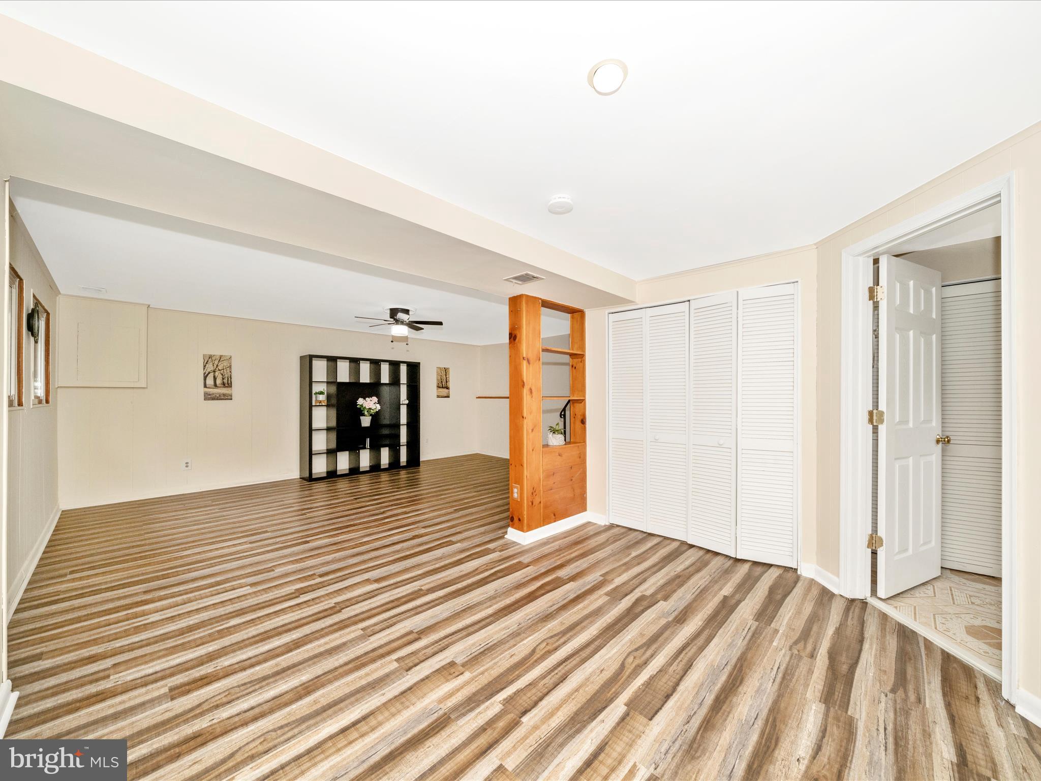 GREENWOOD KNOLLS - Residential Lease