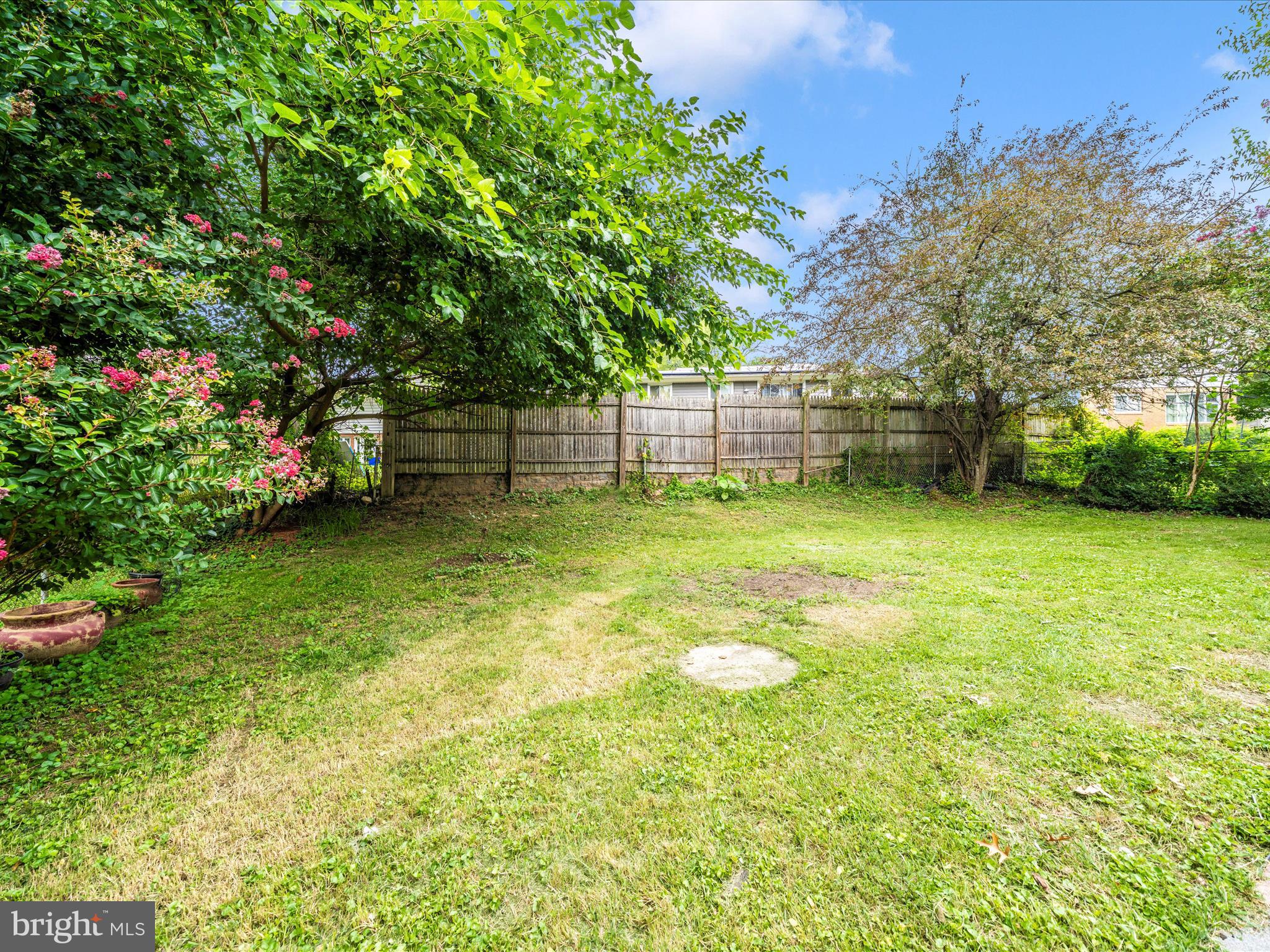 GREENWOOD KNOLLS - Residential Lease