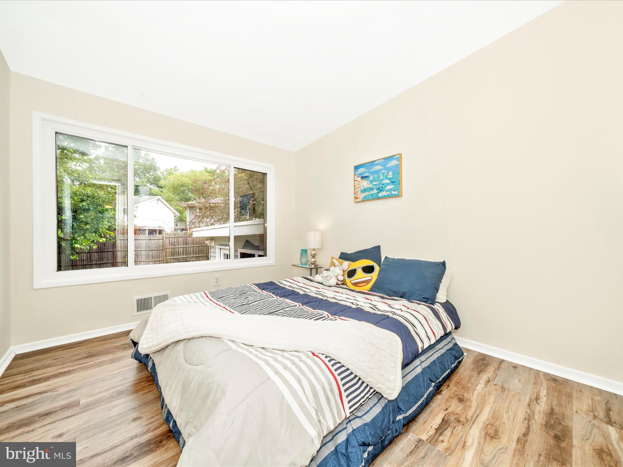 GREENWOOD KNOLLS - Residential Lease