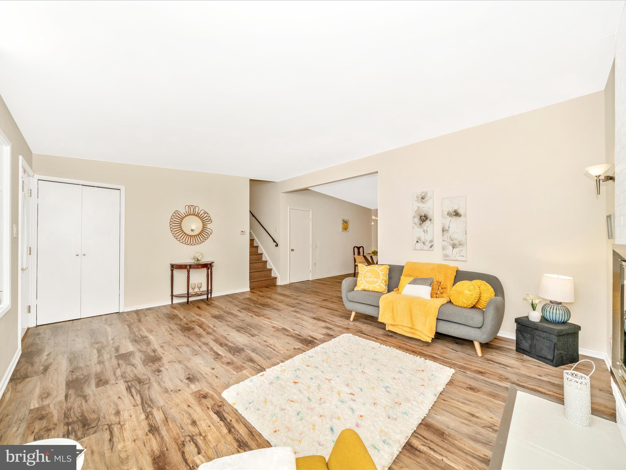 GREENWOOD KNOLLS - Residential Lease