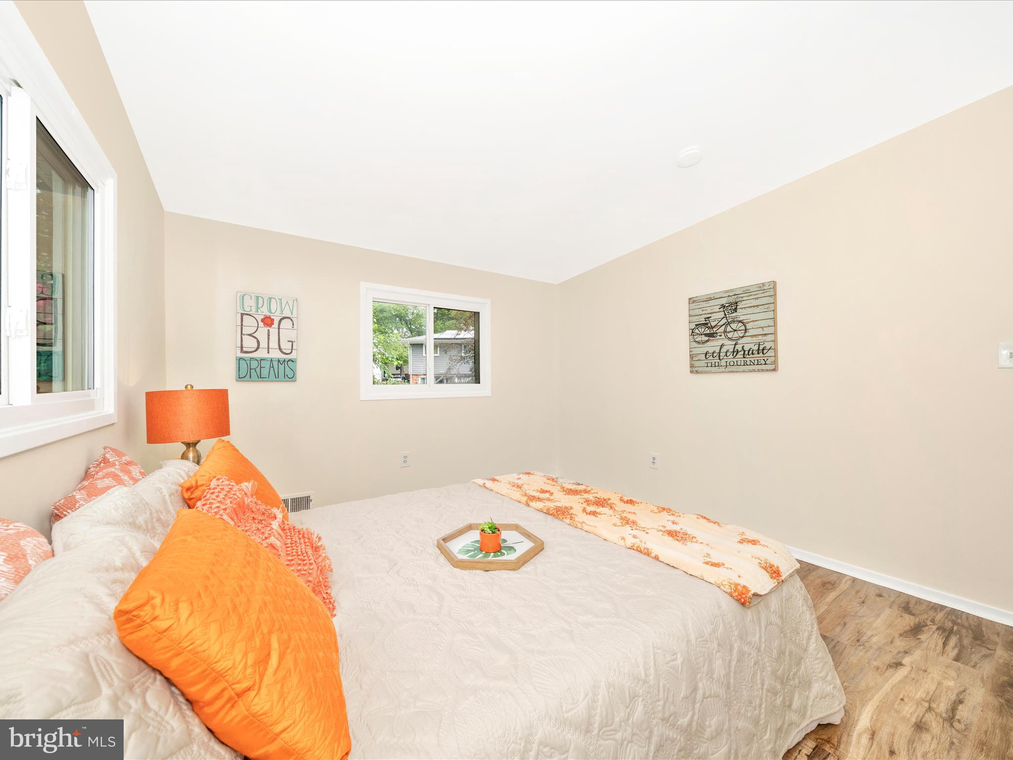 GREENWOOD KNOLLS - Residential Lease