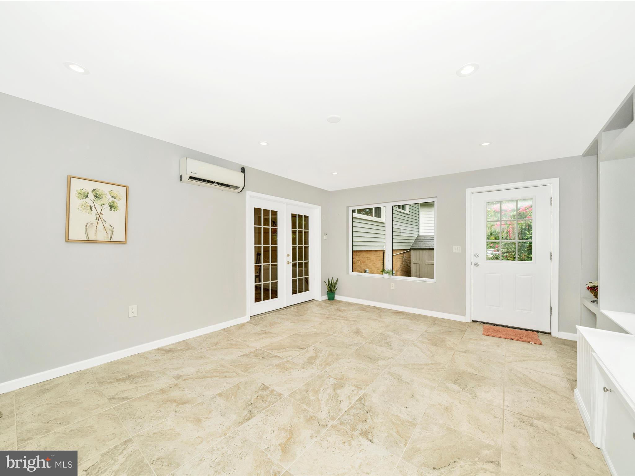 GREENWOOD KNOLLS - Residential Lease