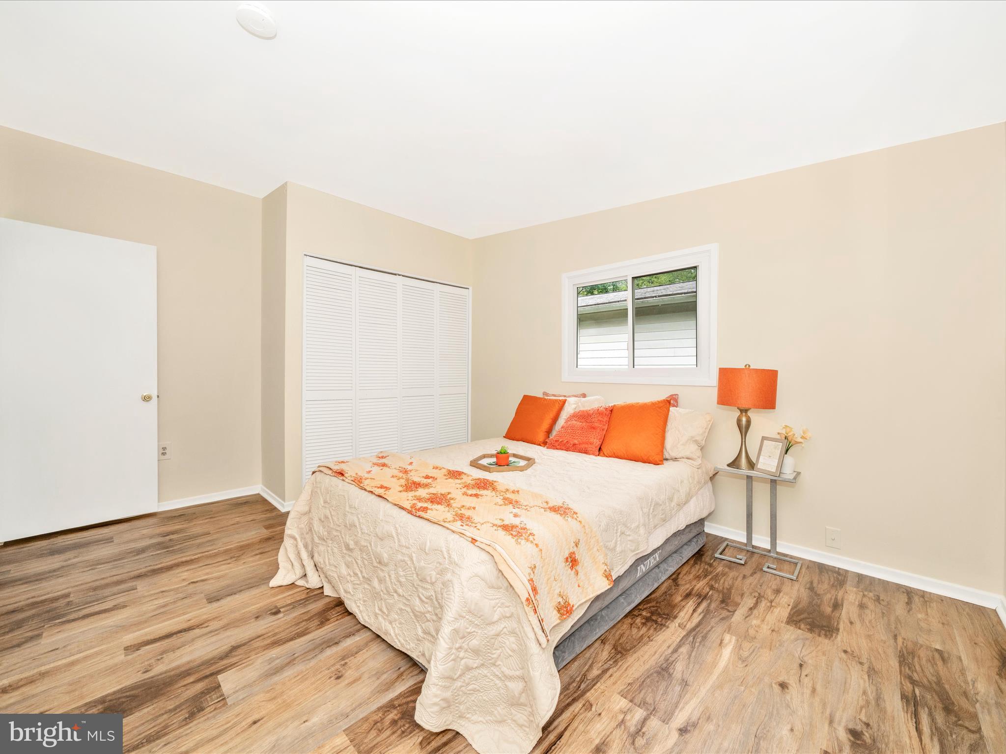 GREENWOOD KNOLLS - Residential Lease