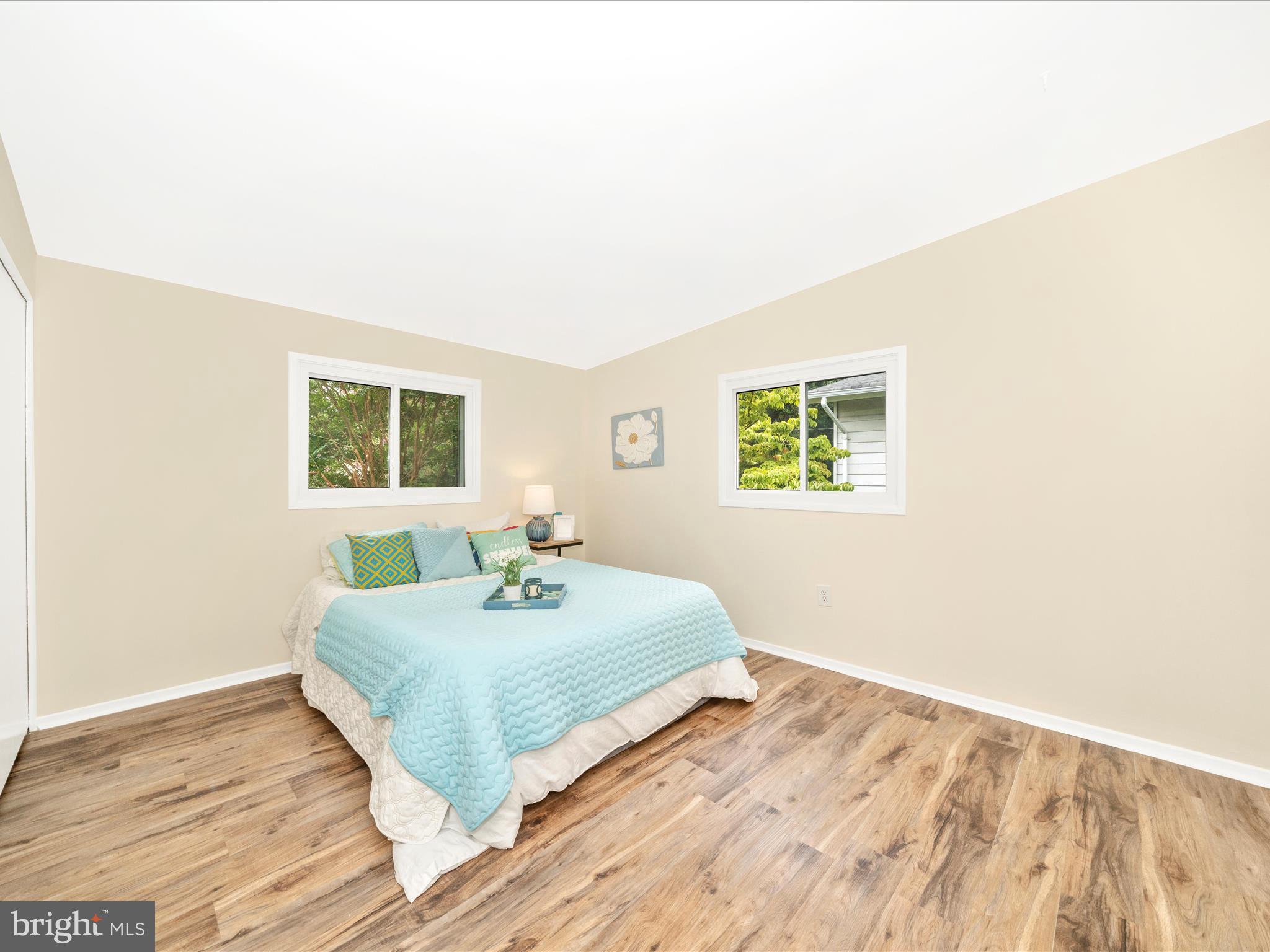 GREENWOOD KNOLLS - Residential Lease