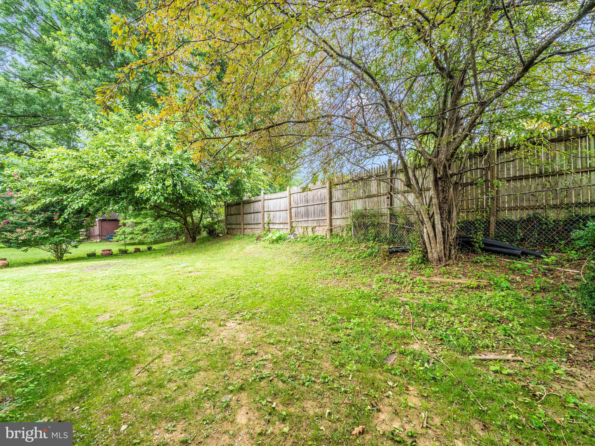 GREENWOOD KNOLLS - Residential Lease