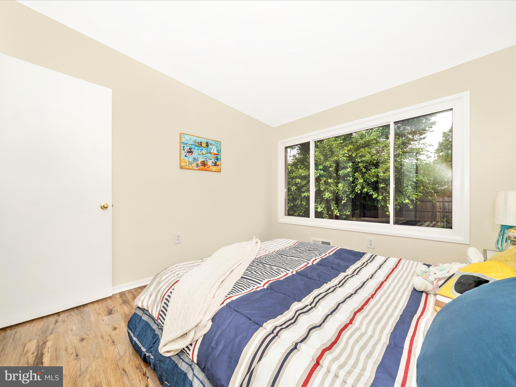 GREENWOOD KNOLLS - Residential Lease