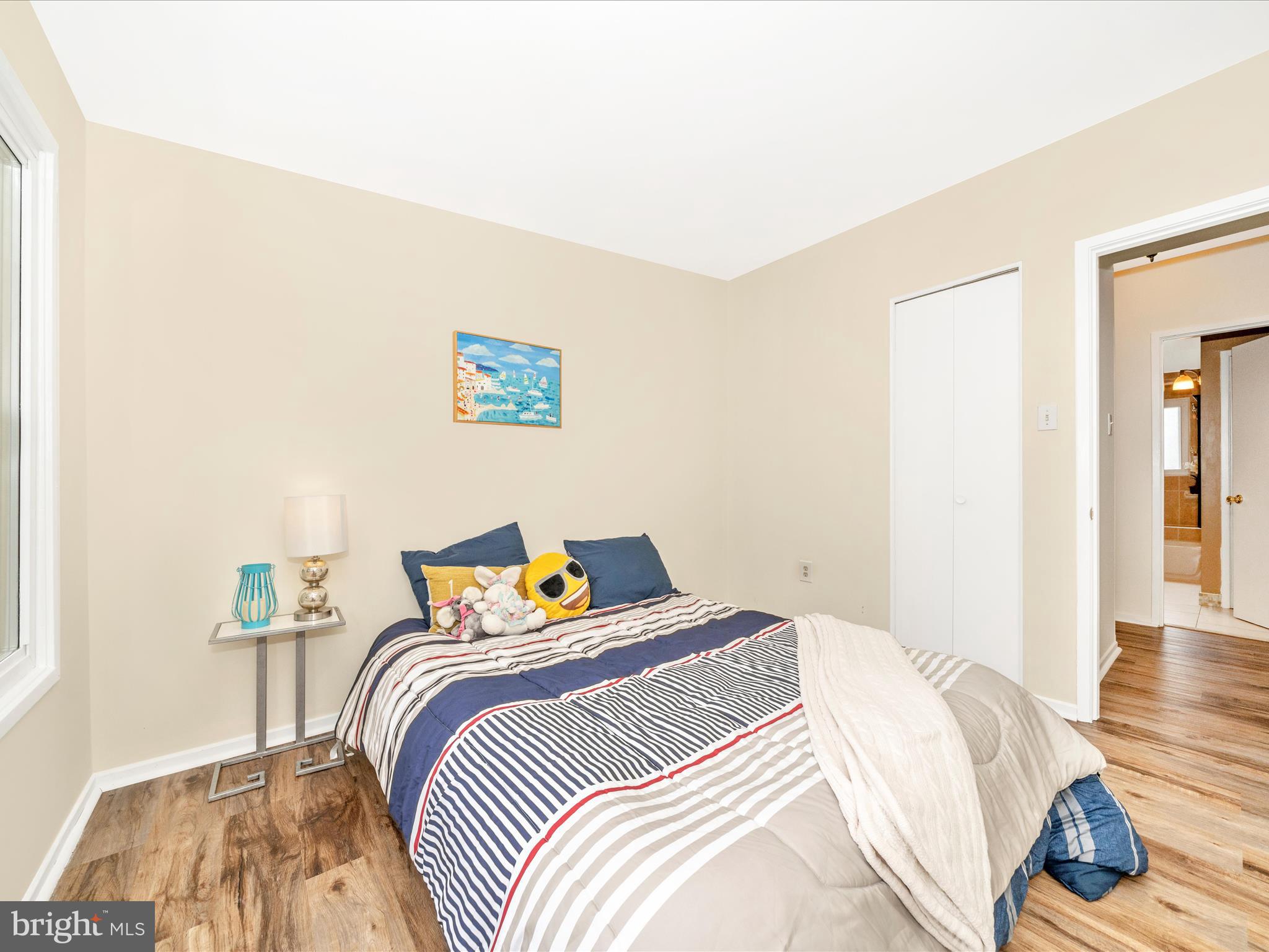 GREENWOOD KNOLLS - Residential Lease