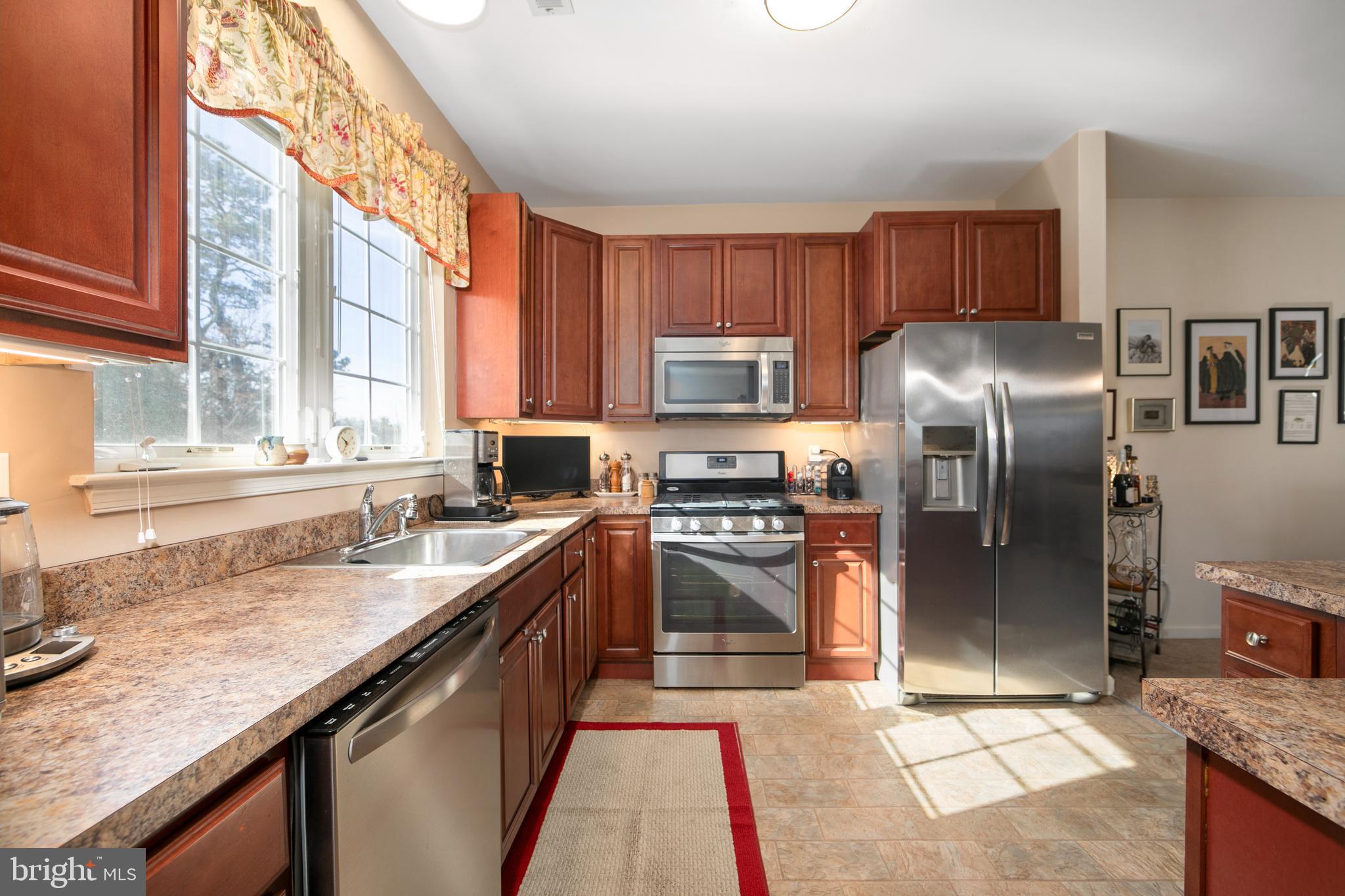 LONDON COURT II - Residential