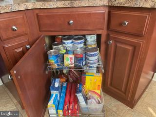 LONDON COURT II - Residential