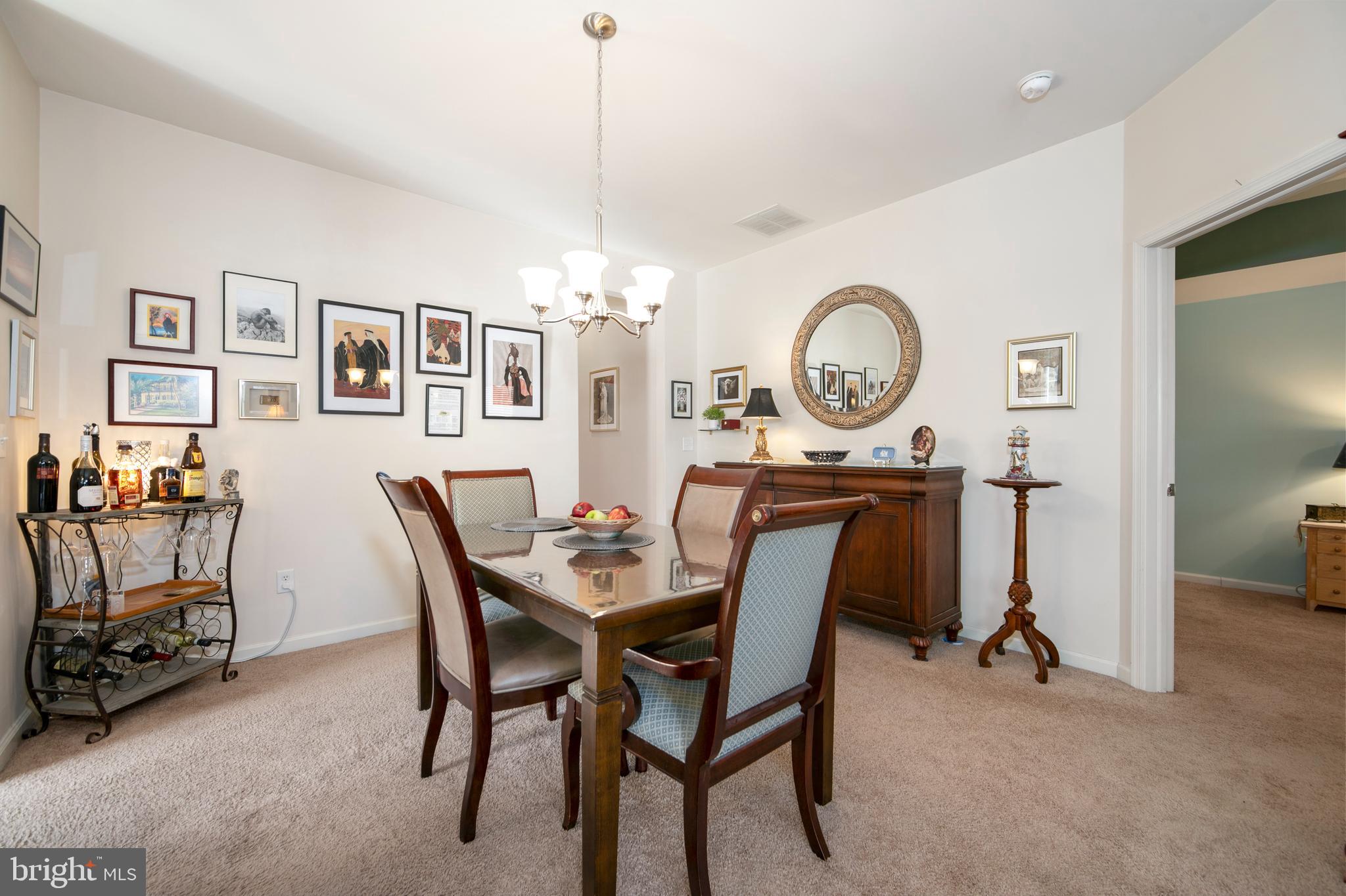 LONDON COURT II - Residential