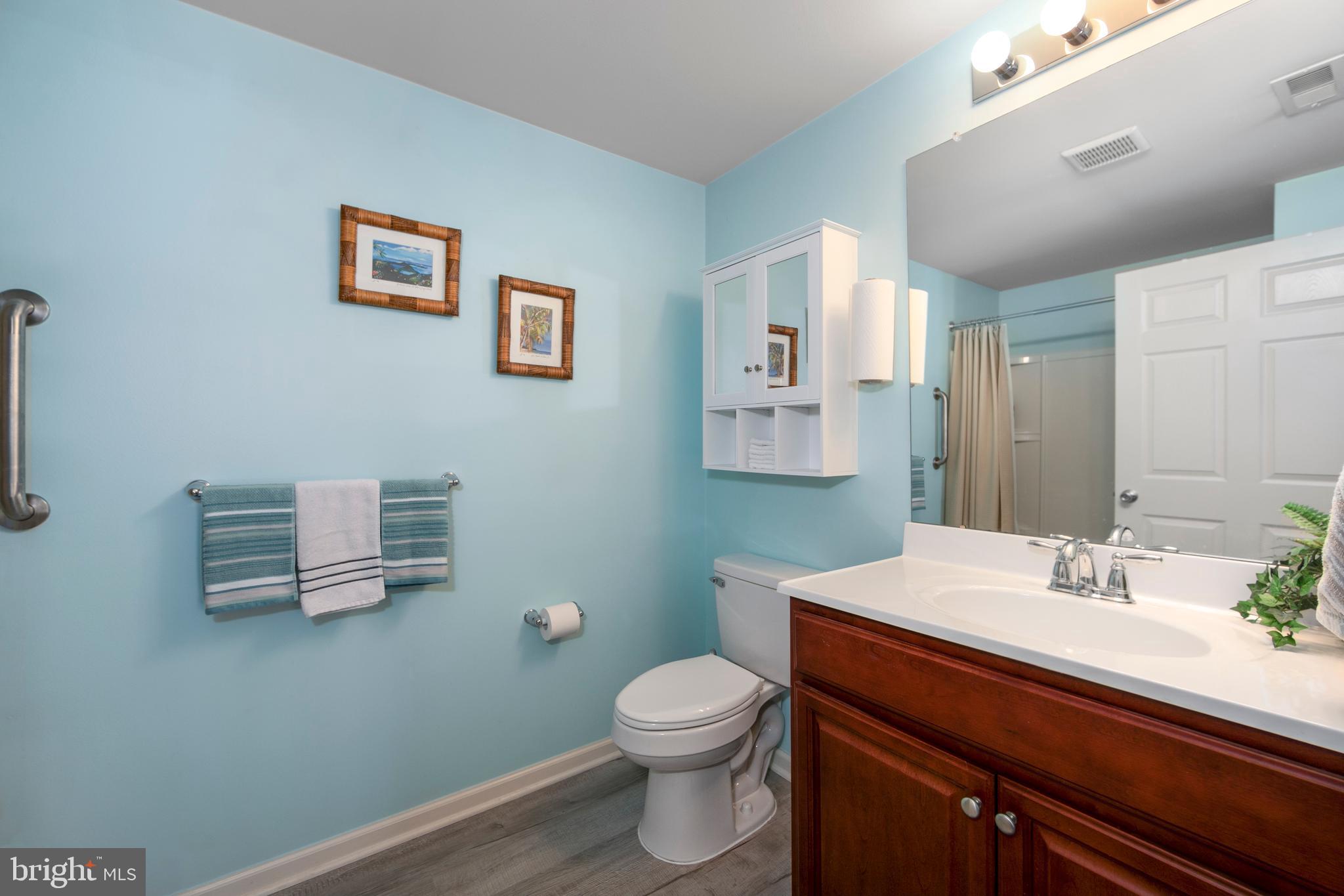 LONDON COURT II - Residential