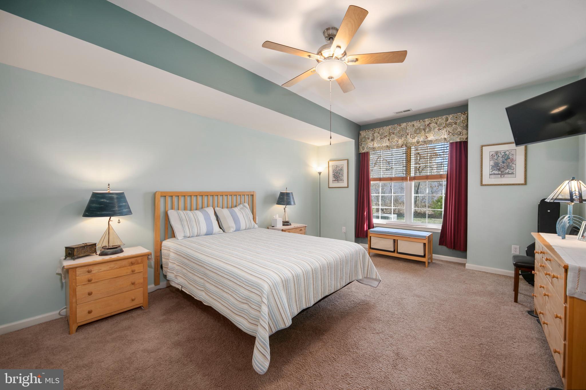 LONDON COURT II - Residential