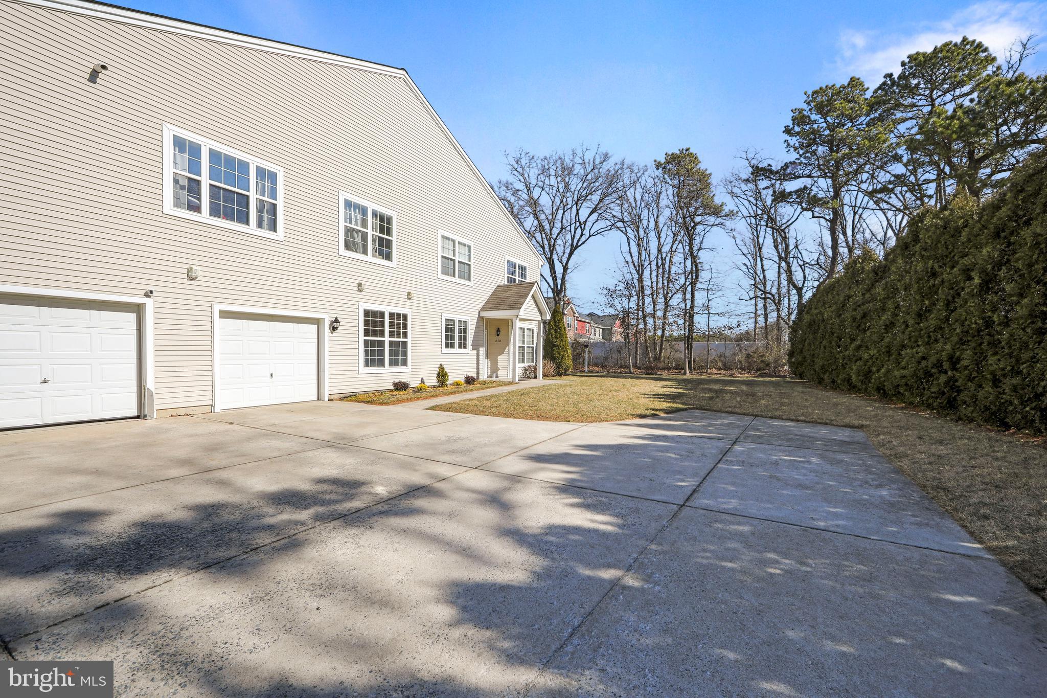 LONDON COURT II - Residential