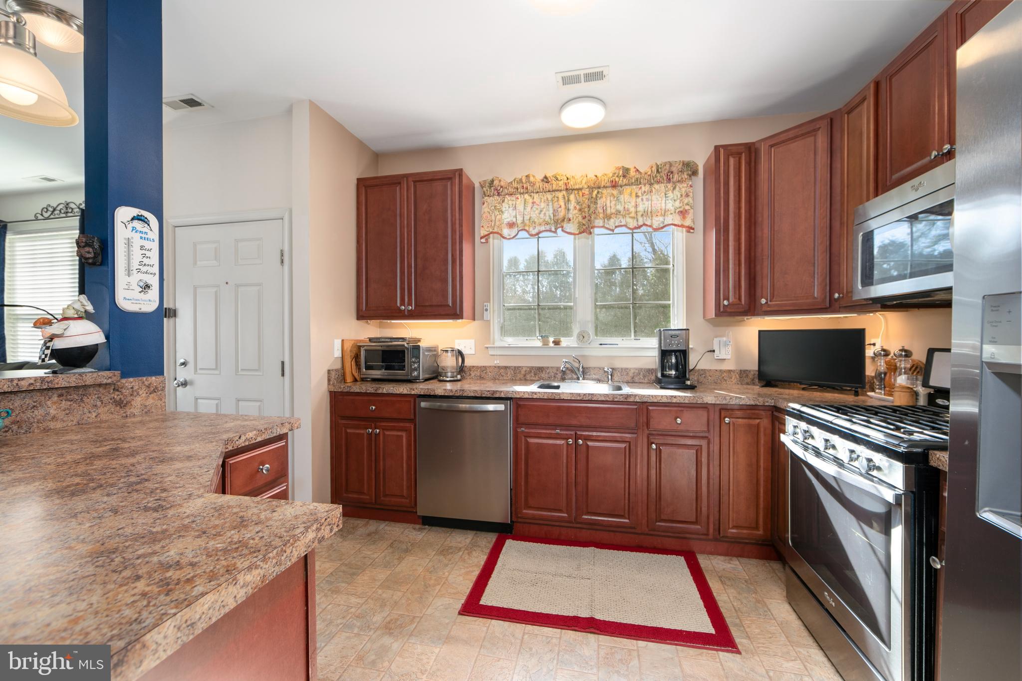 LONDON COURT II - Residential