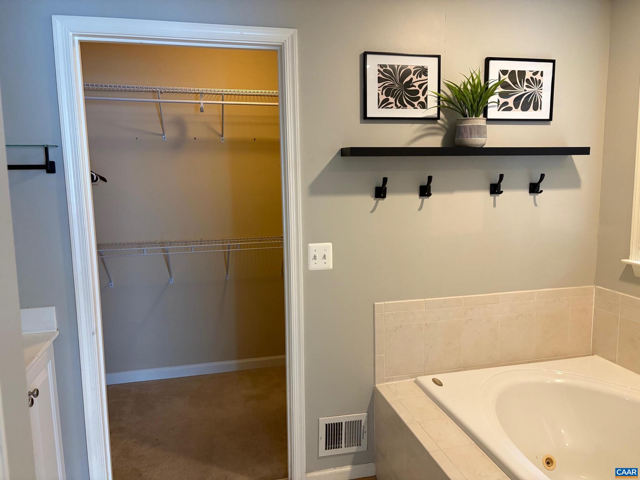 SPRING CREEK - Residential Lease