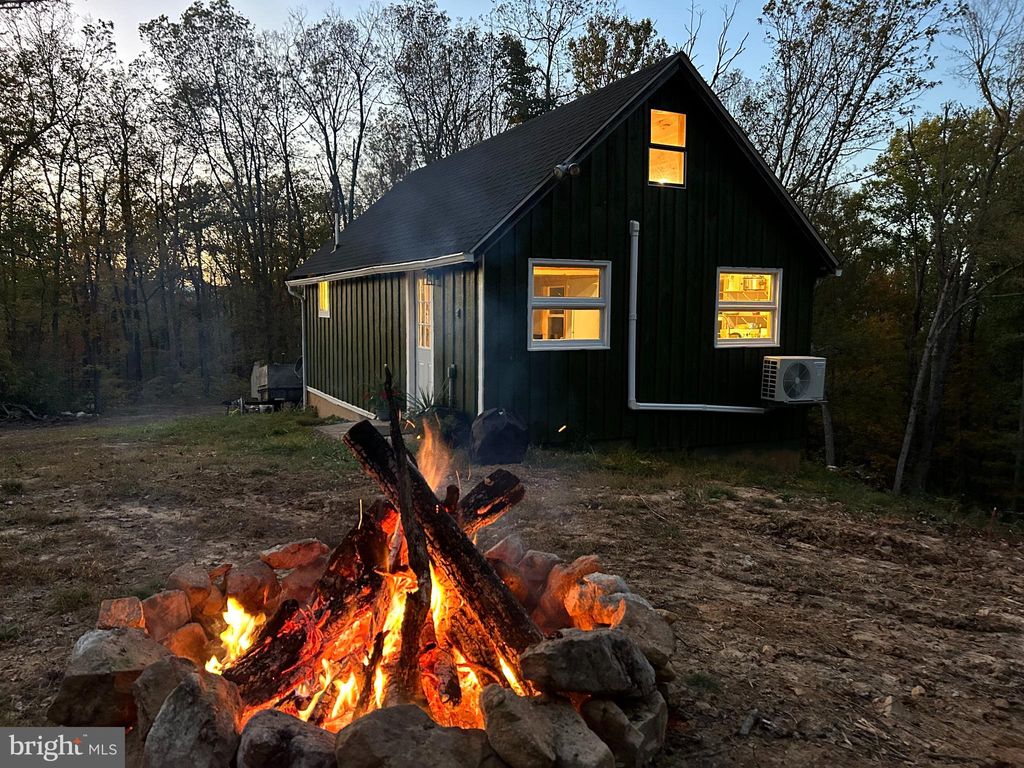 Photo of 875 Hunter Lane, EDINBURG, VA 22824 (MLS # VASH2012862)