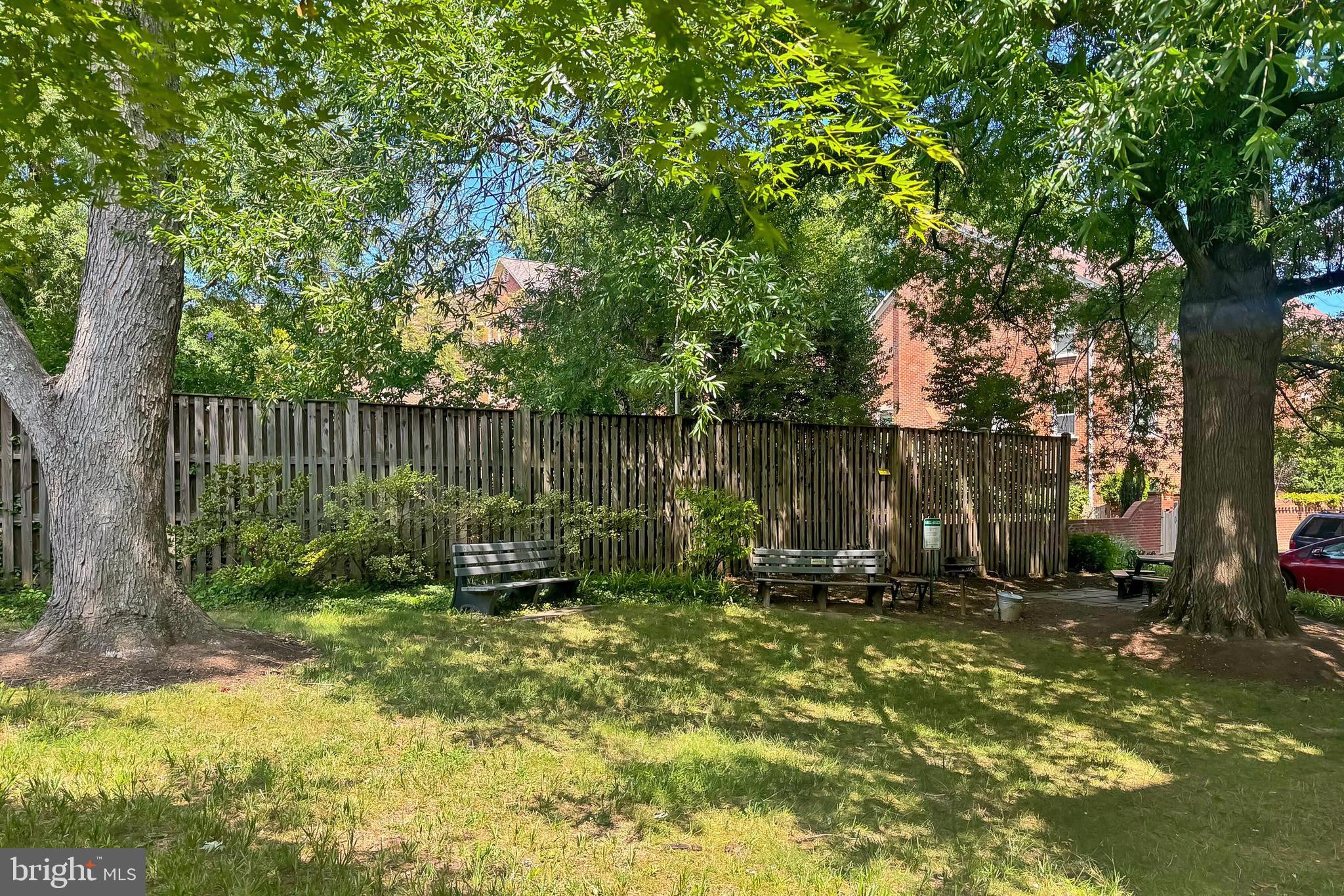 PARK TOWERS - Residential