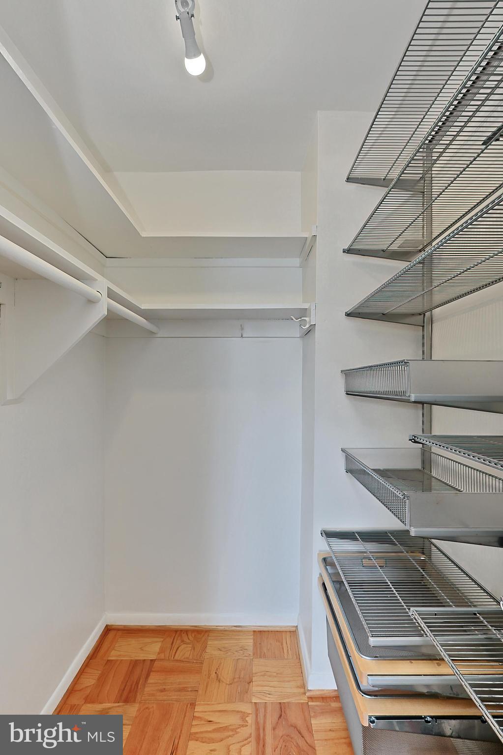 PARK TOWERS - Residential