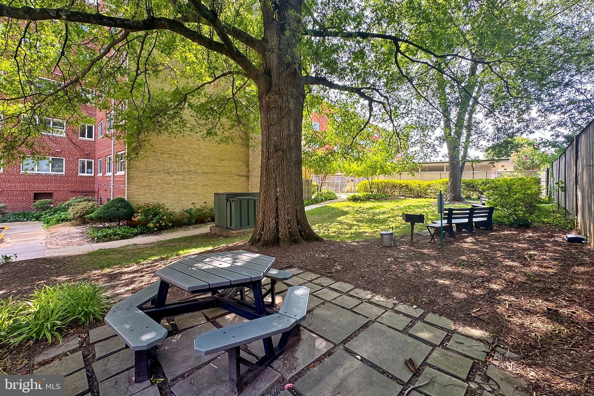 PARK TOWERS - Residential