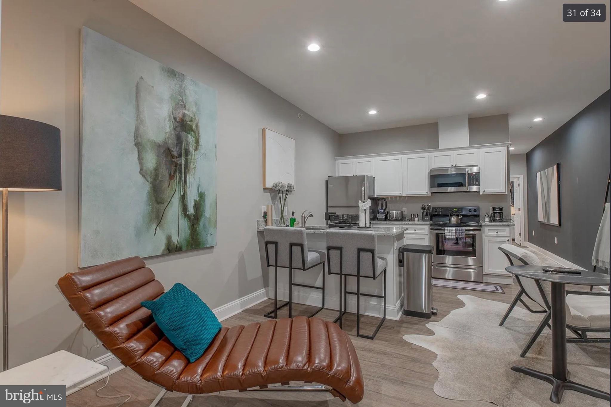 3221 NOBLE ST. 3