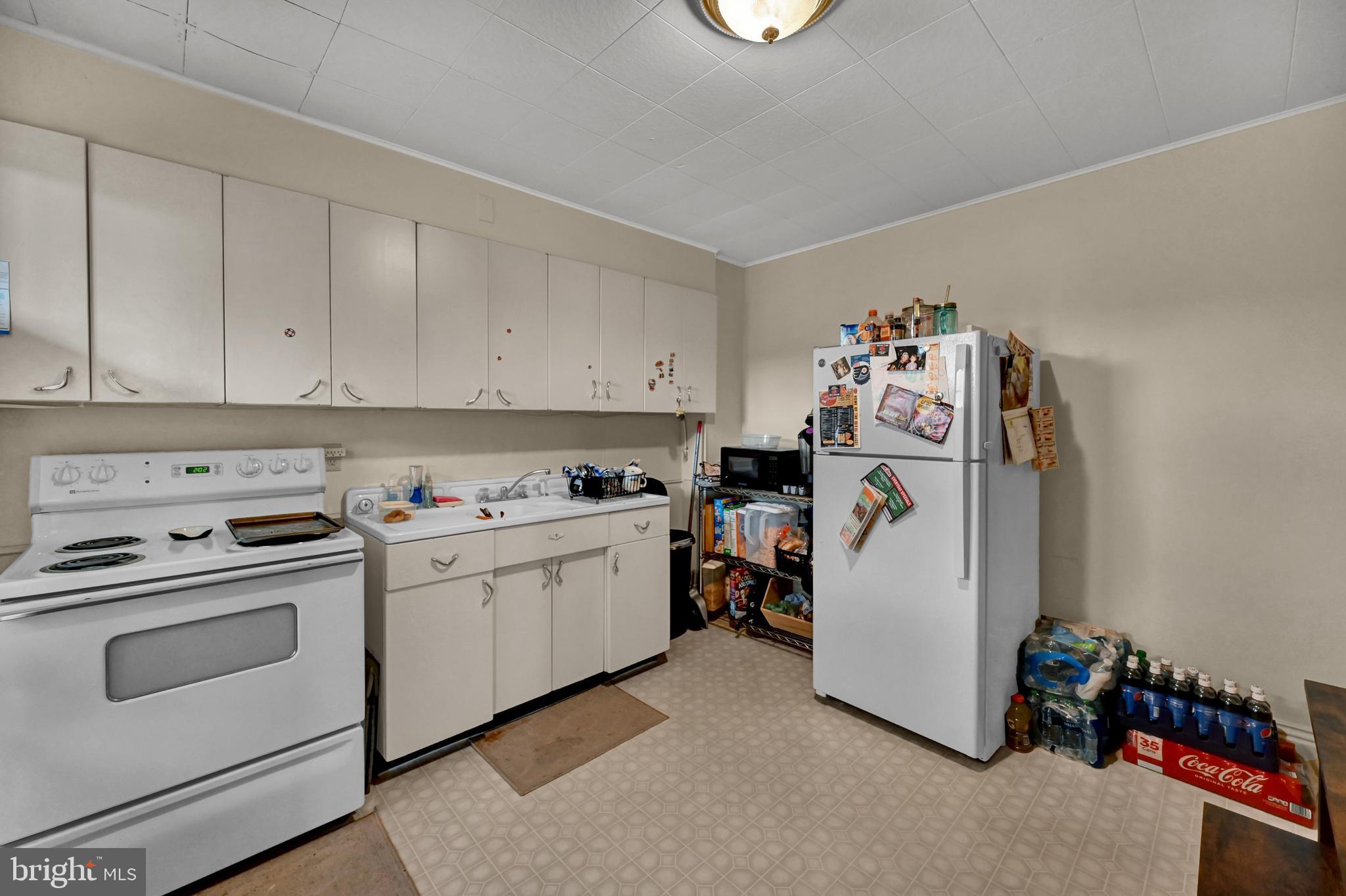 THE AVENUES - Residential Income