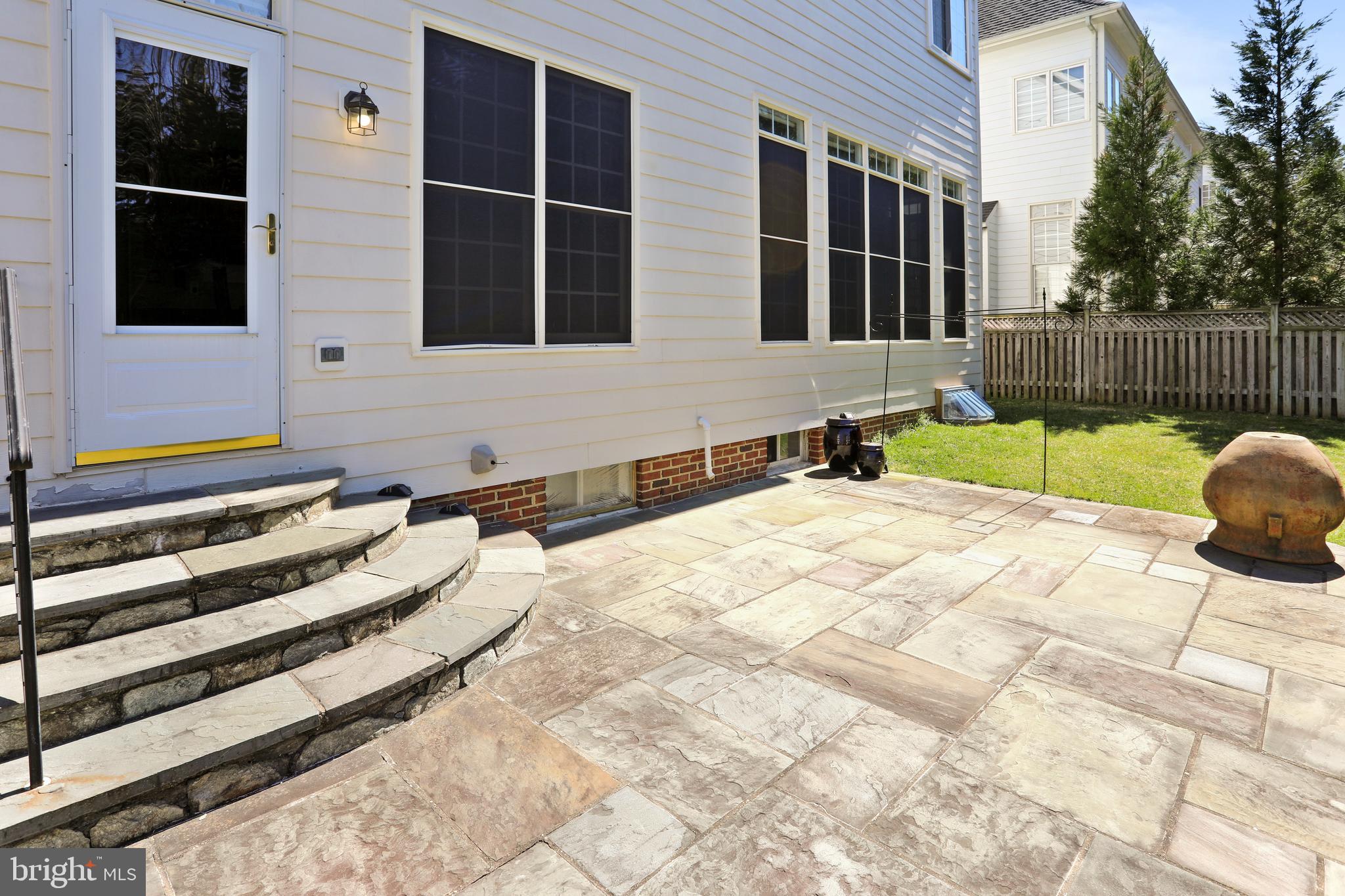 ALTA VISTA - Residential Lease