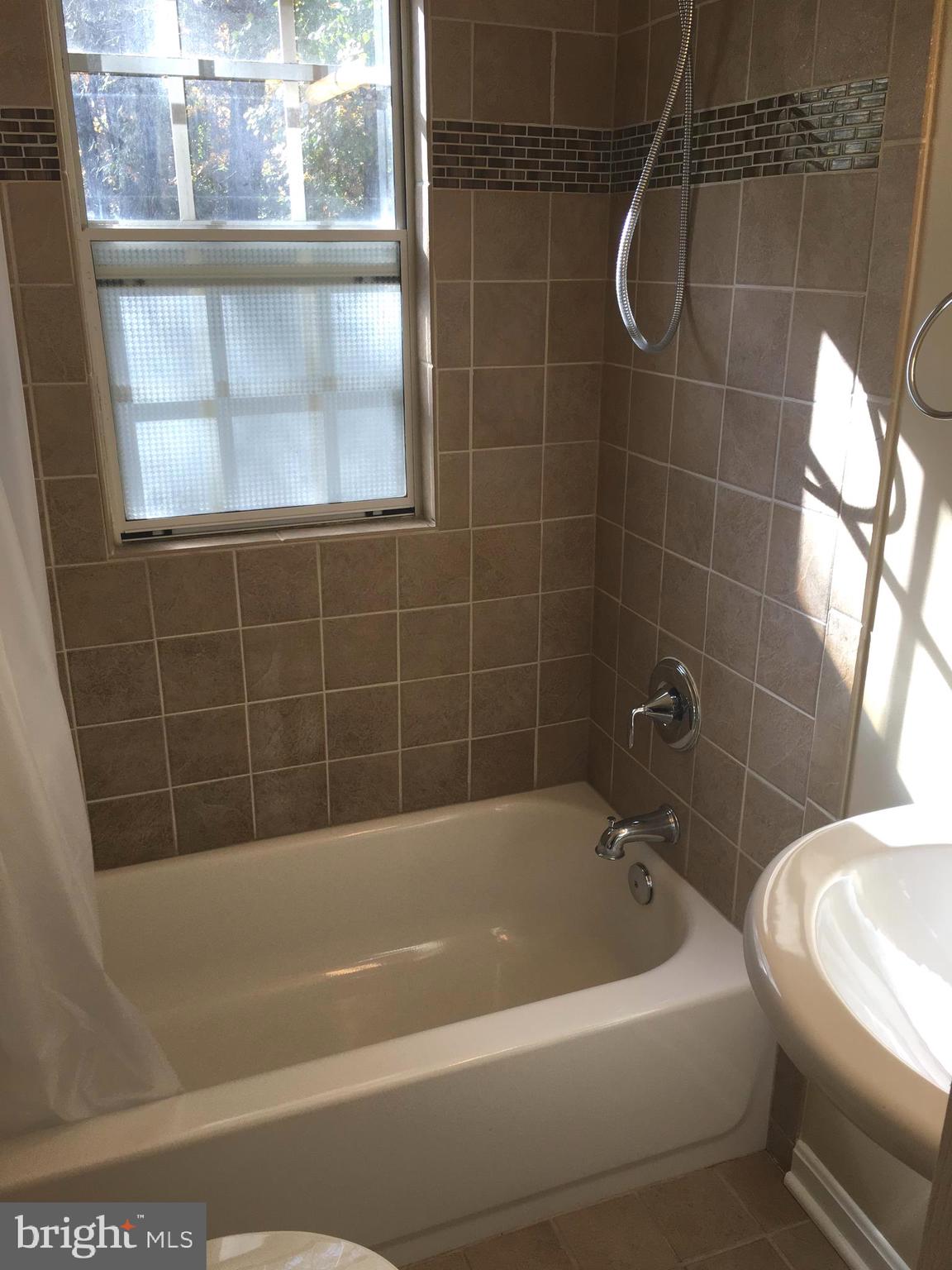 PARK GLEN - Residential Lease