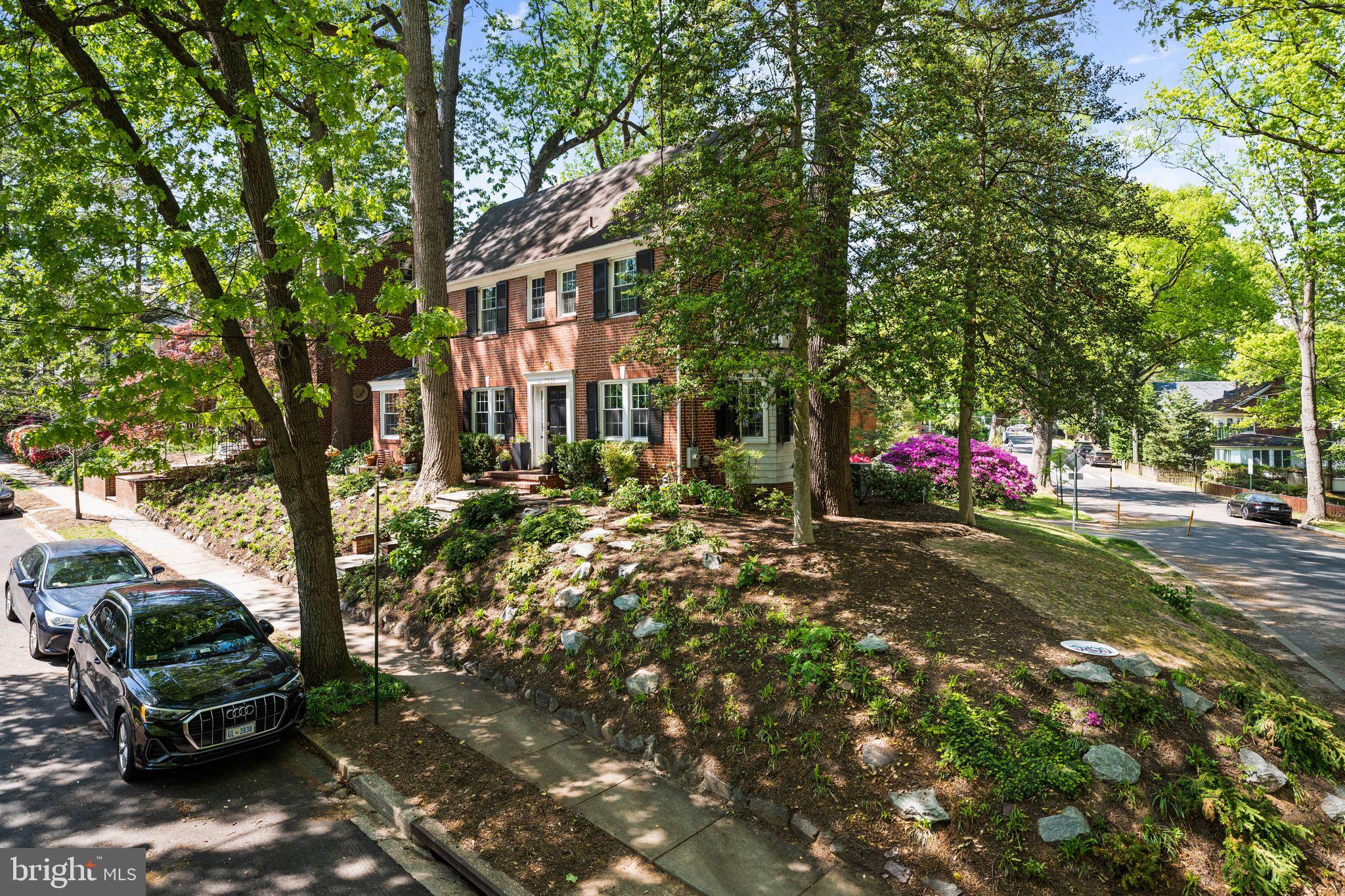 3701 JOCELYN STREET NW