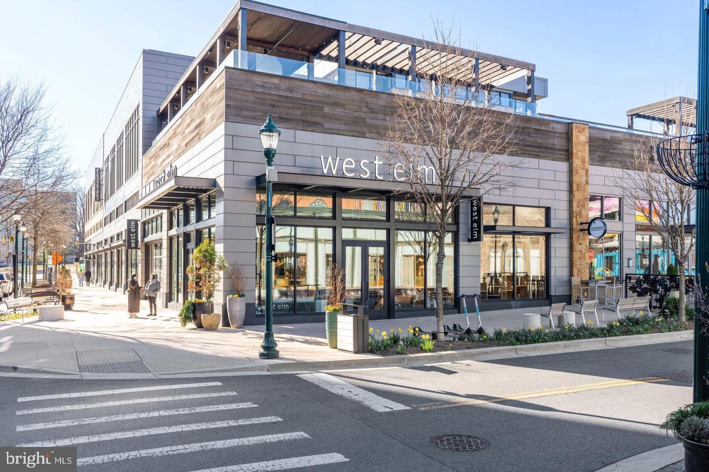 PIKE AND ROSE - Residential