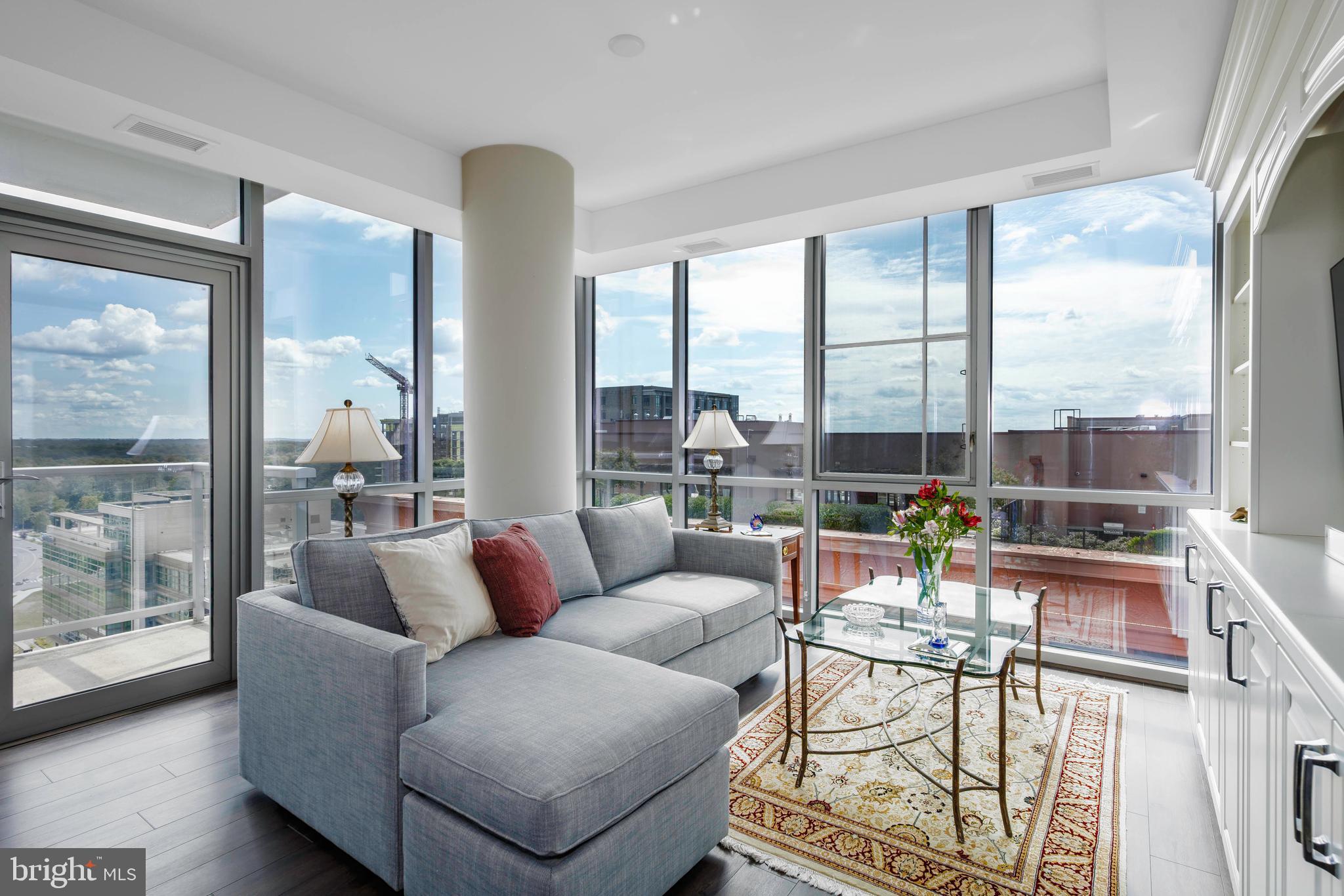 PIKE AND ROSE - Residential