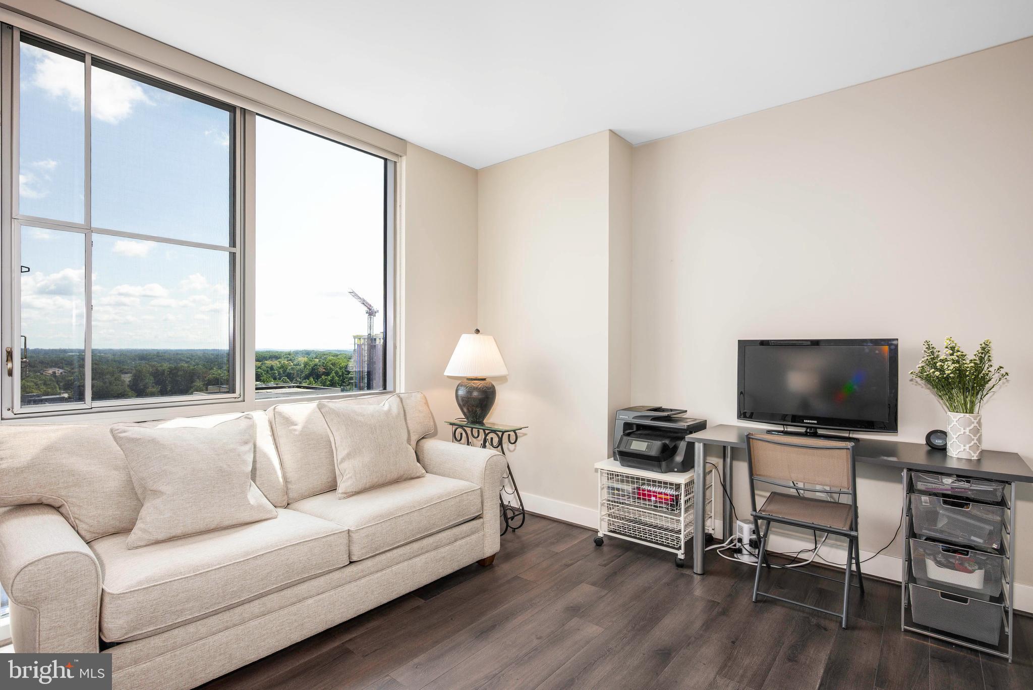 PIKE AND ROSE - Residential