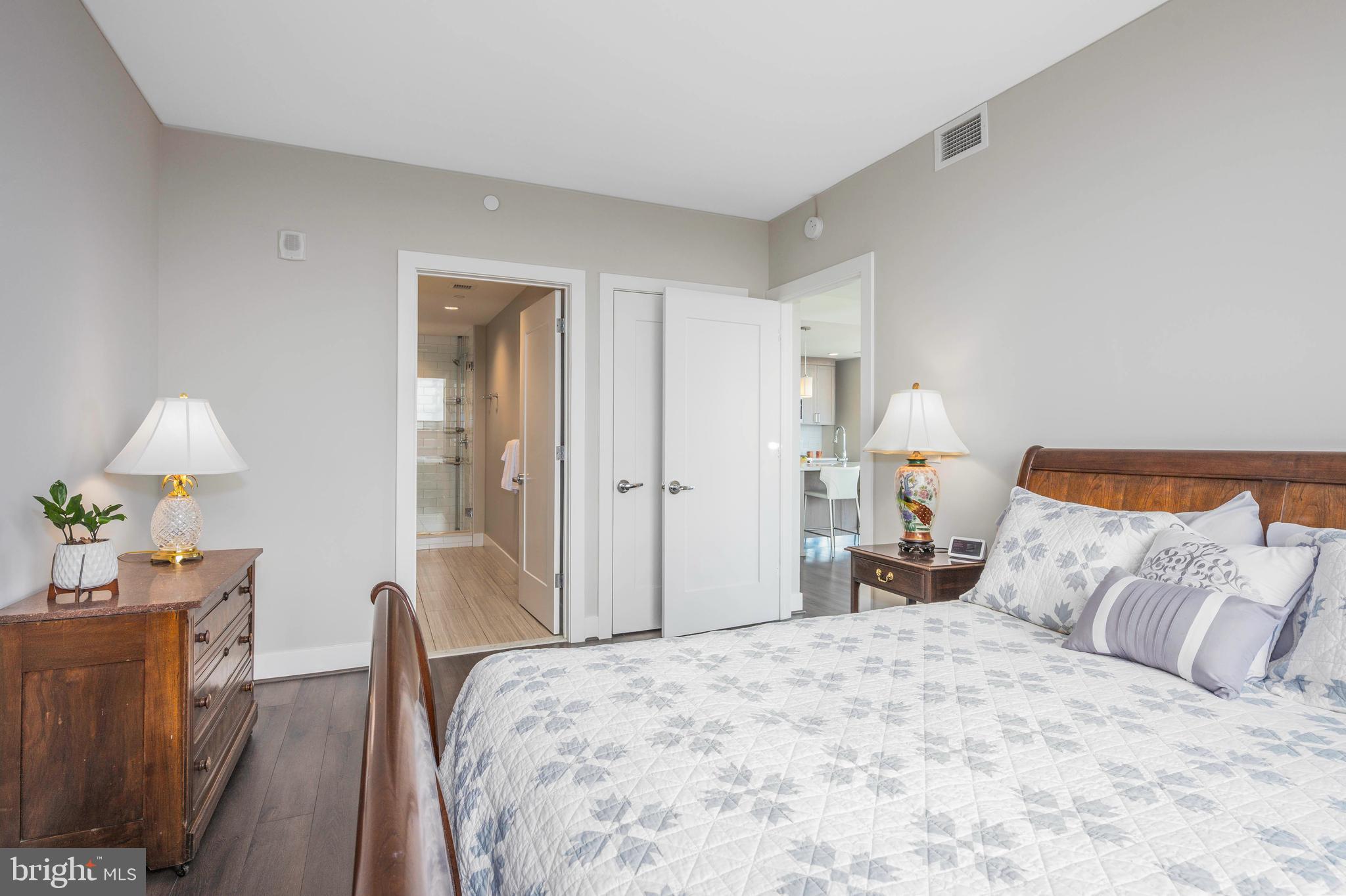 PIKE AND ROSE - Residential