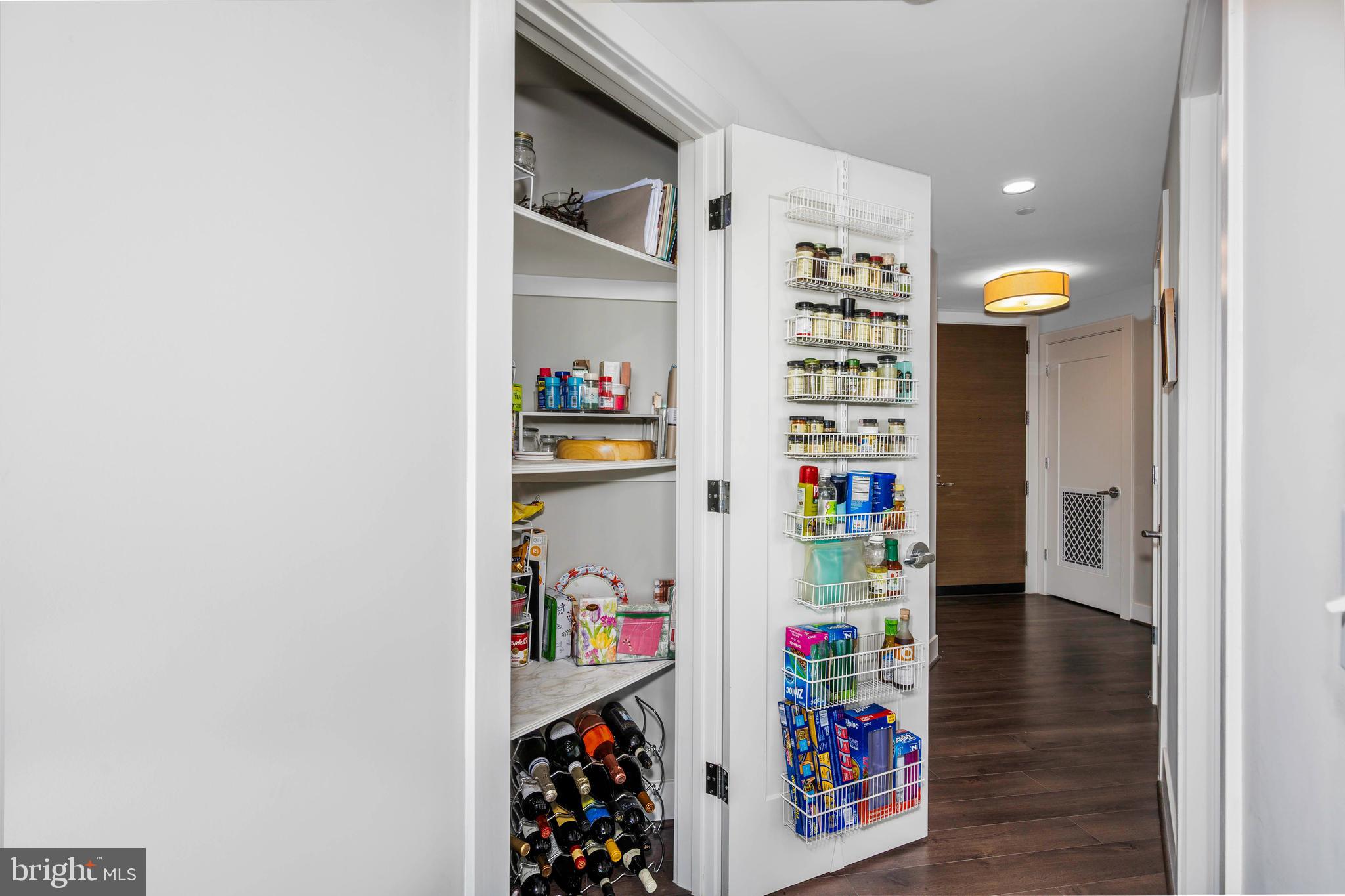 PIKE AND ROSE - Residential