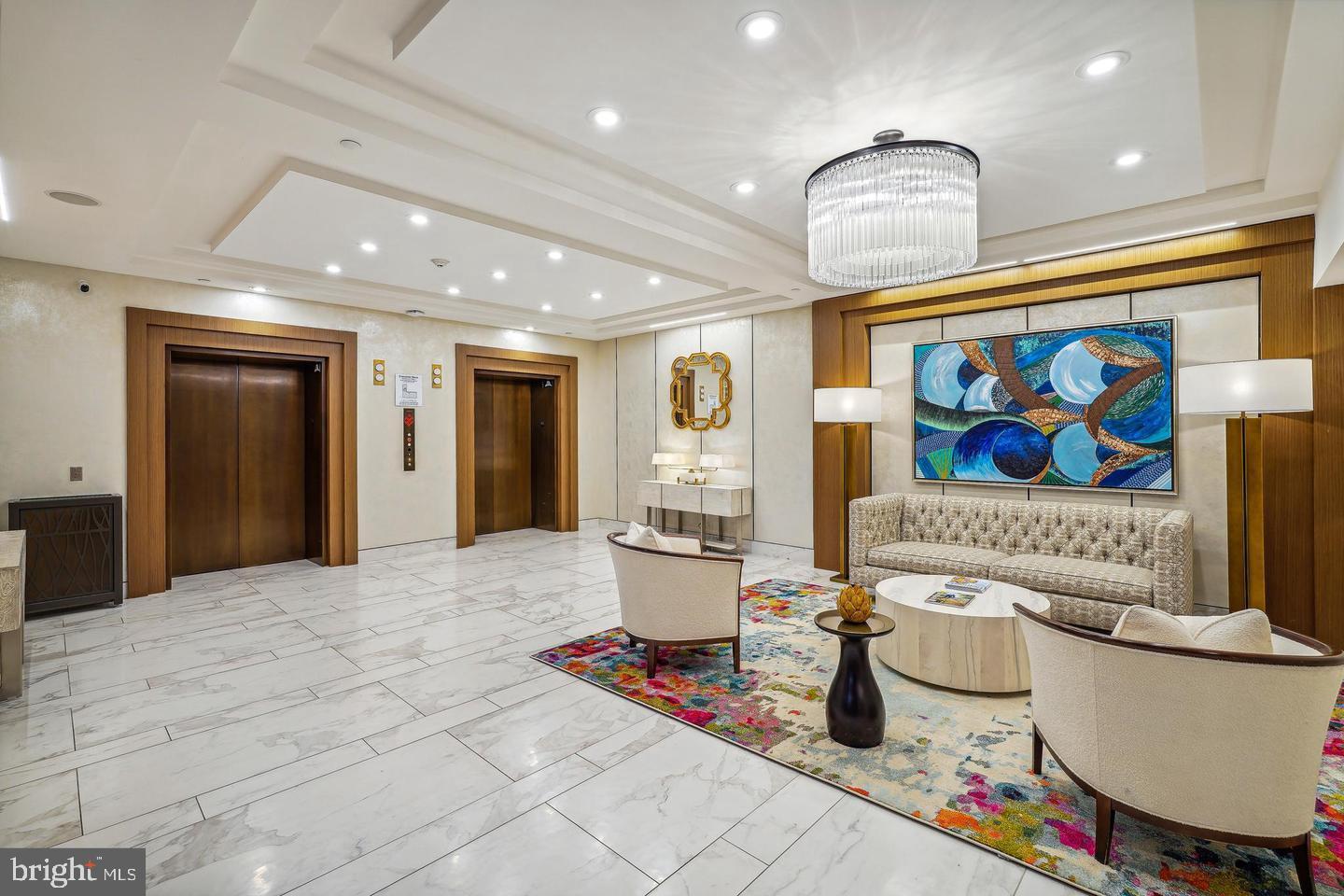 PIKE AND ROSE - Residential