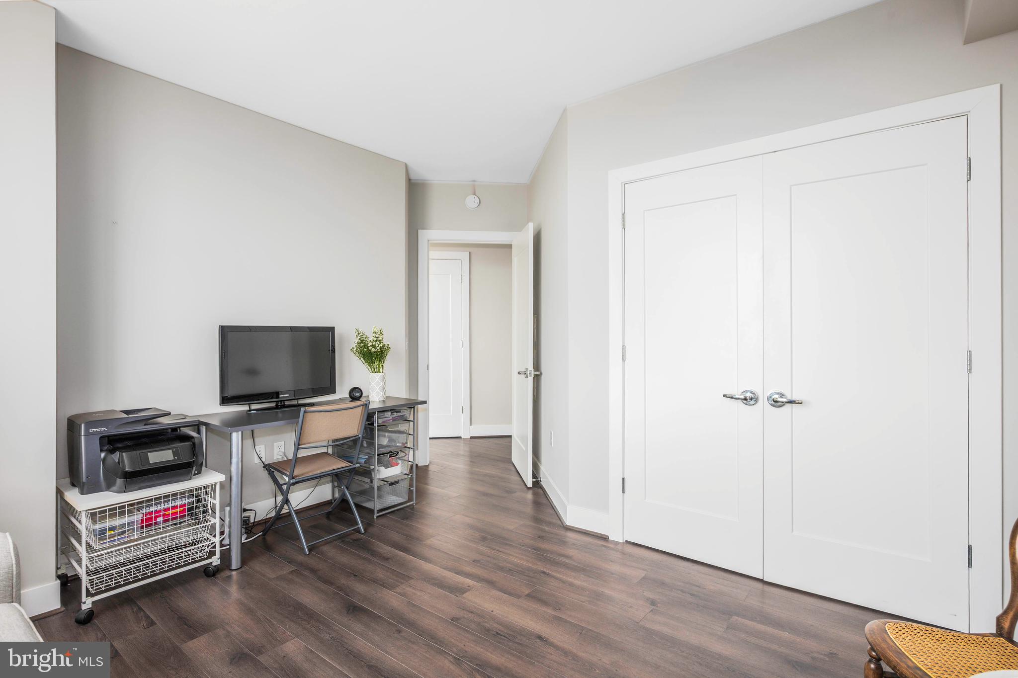 PIKE AND ROSE - Residential