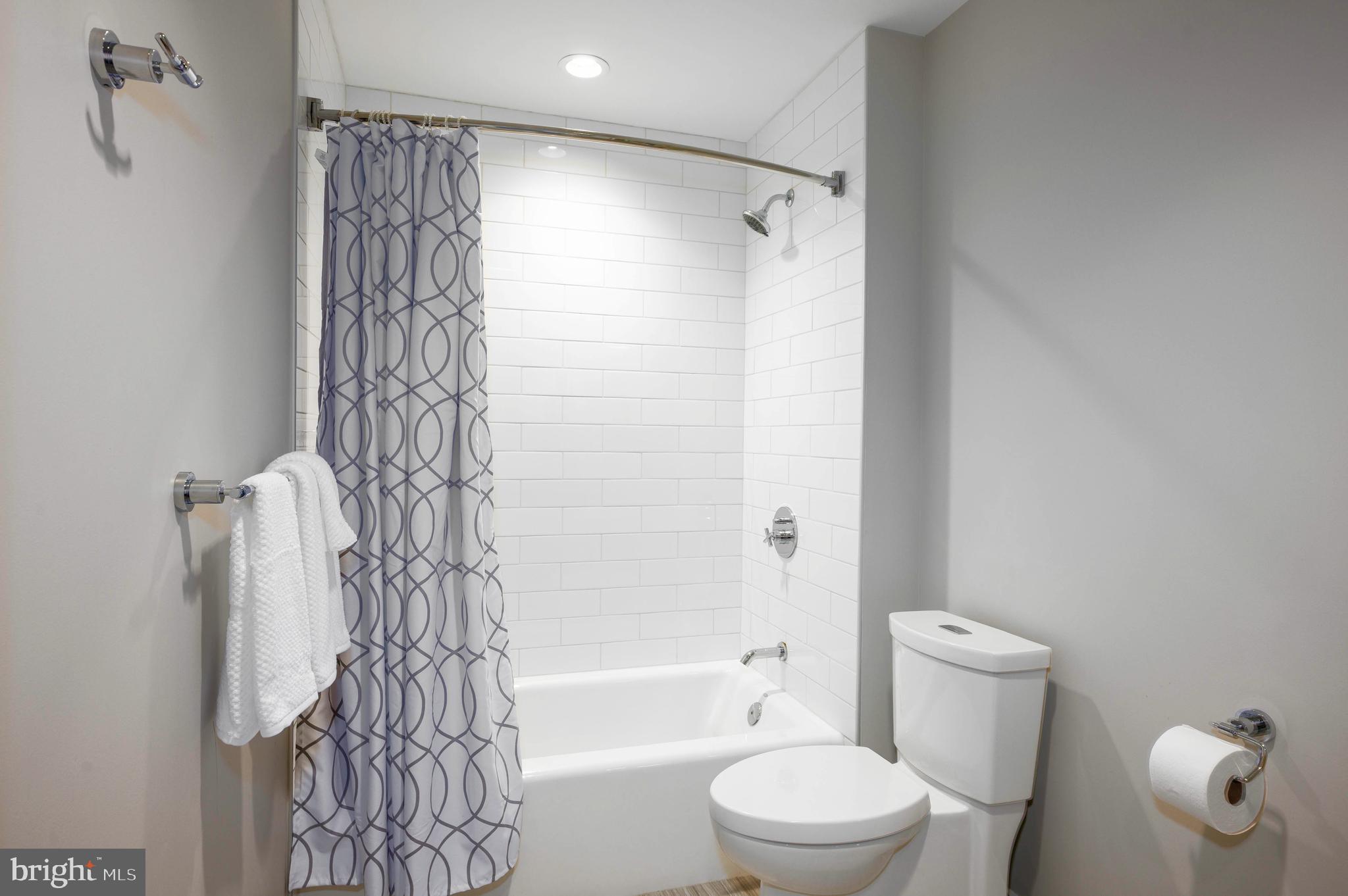 PIKE AND ROSE - Residential