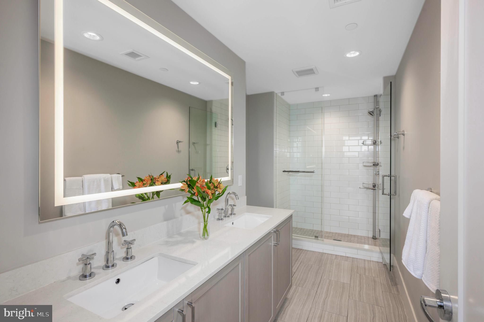 PIKE AND ROSE - Residential