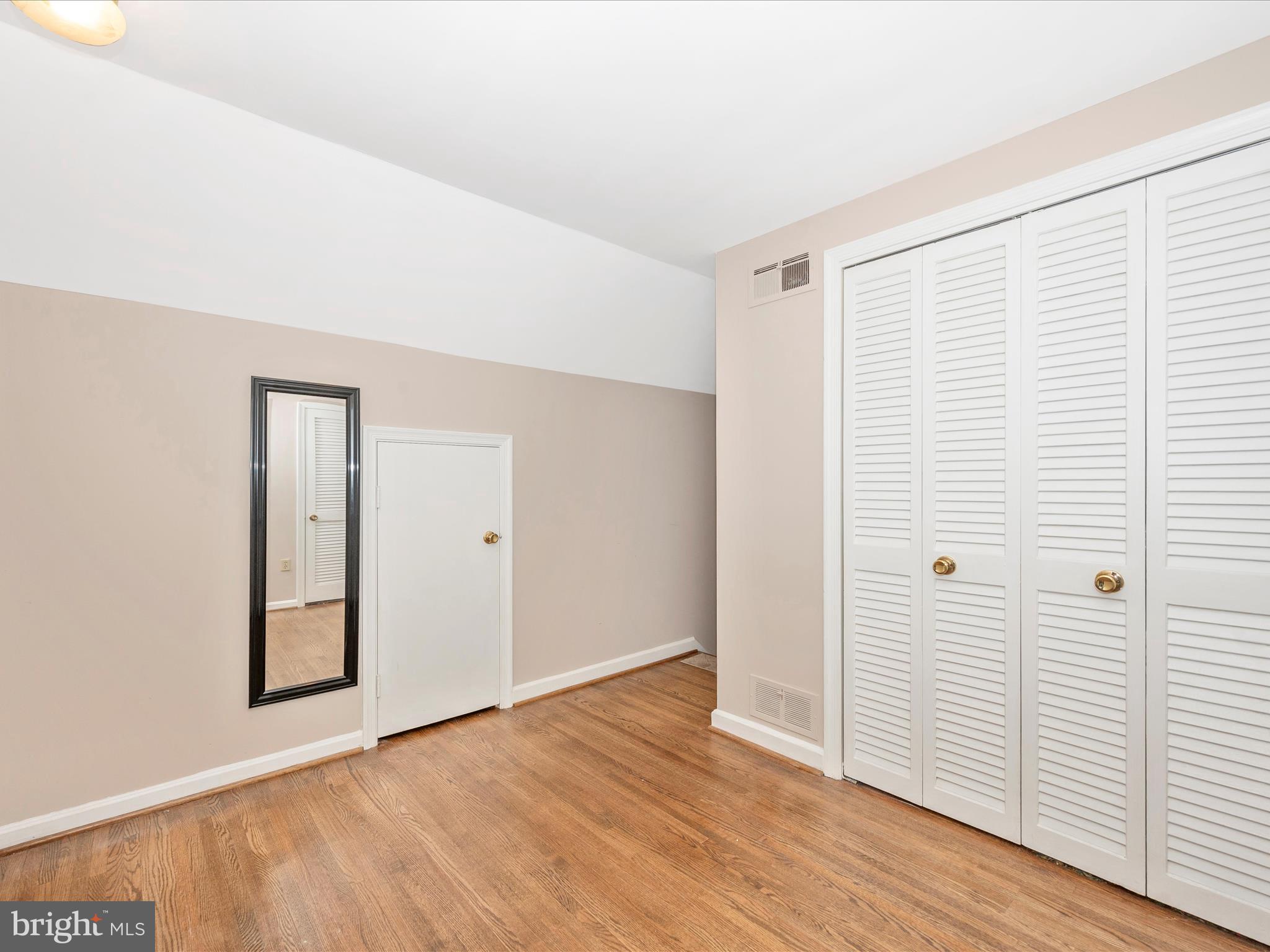 SHERWOOD FOREST MANOR - Residential