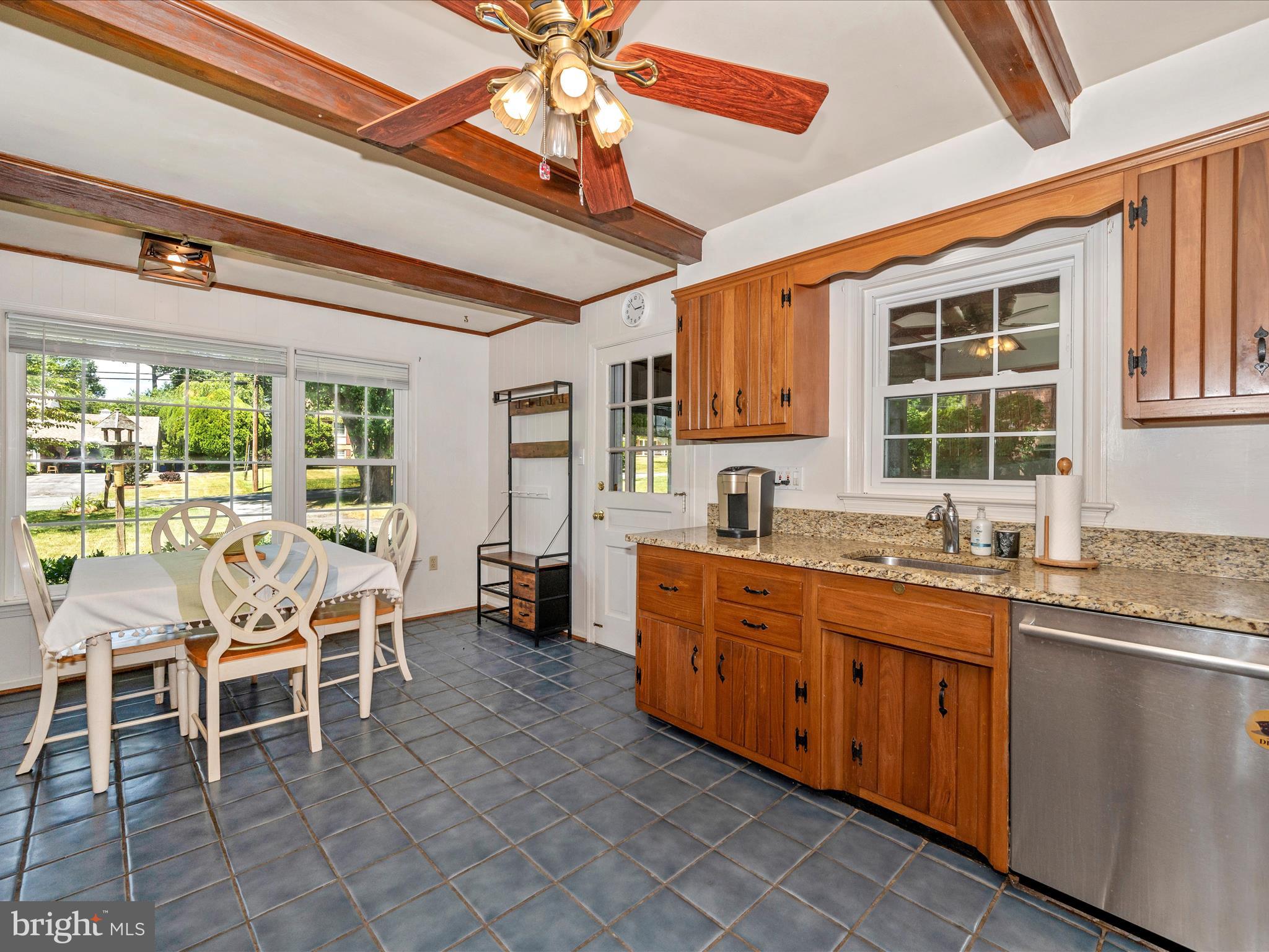 SHERWOOD FOREST MANOR - Residential