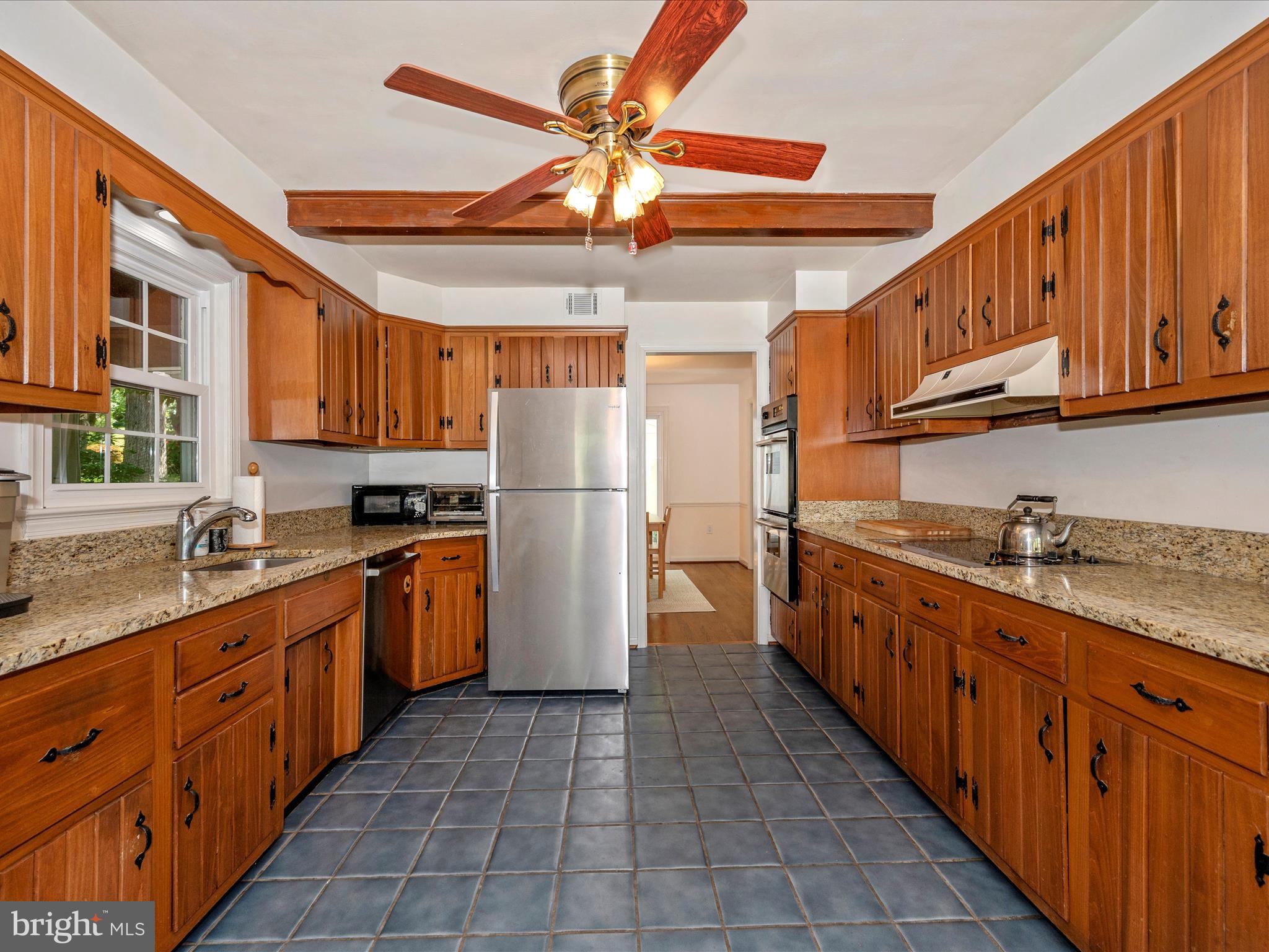 SHERWOOD FOREST MANOR - Residential