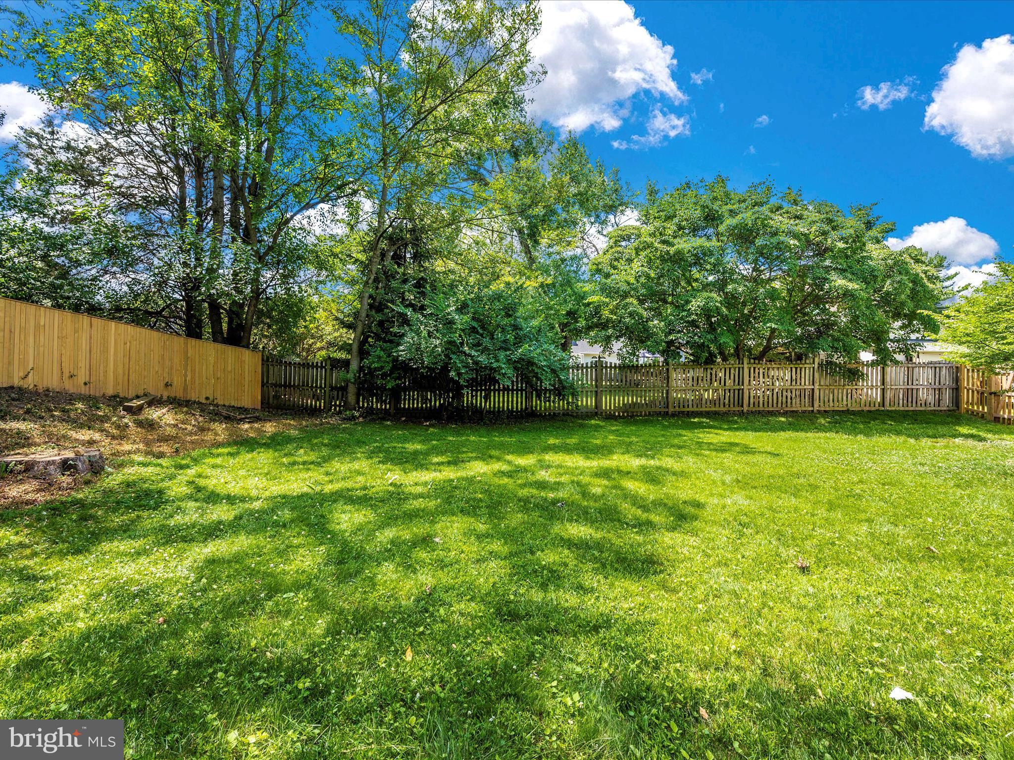 SHERWOOD FOREST MANOR - Residential