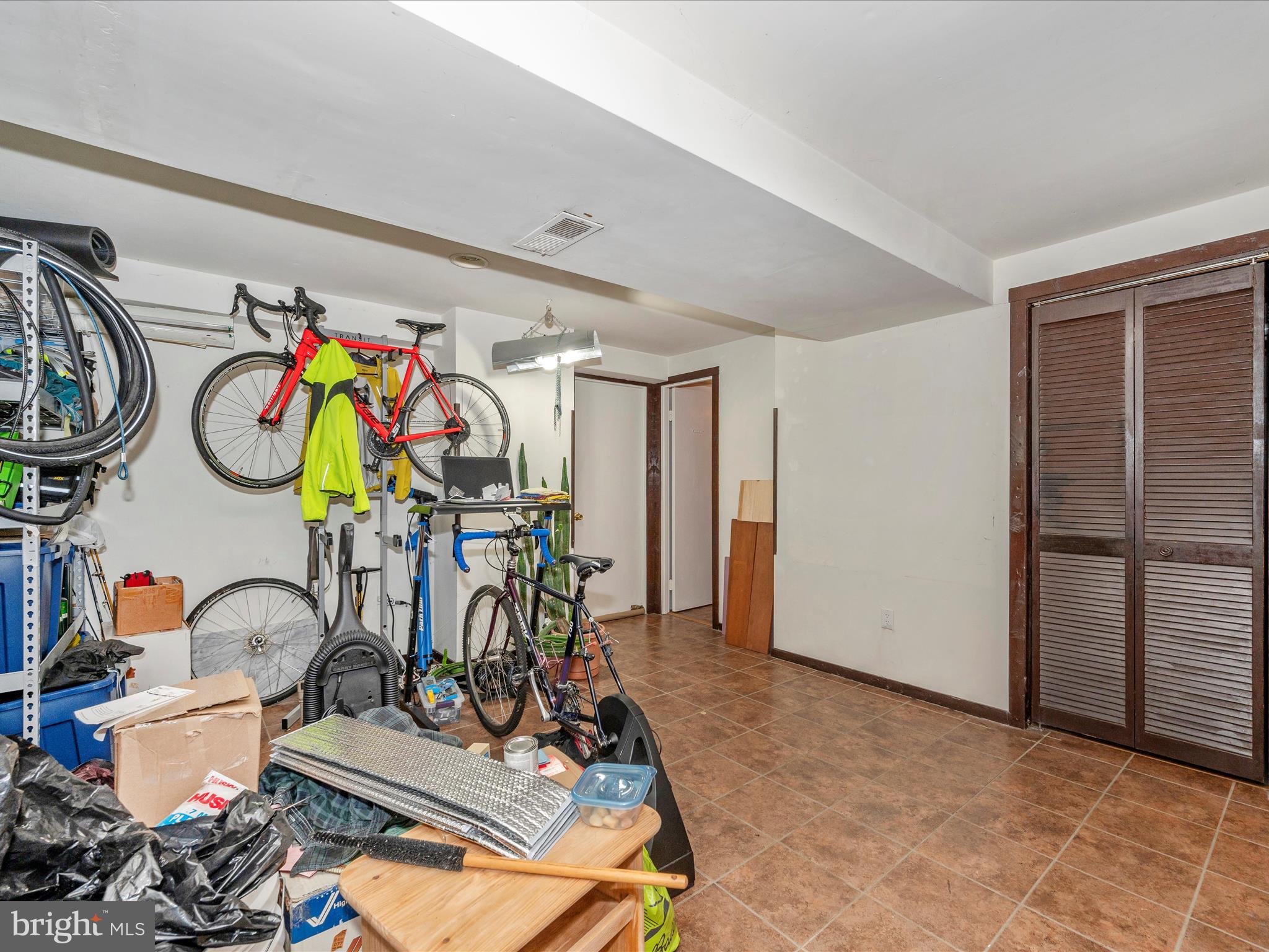 SHERWOOD FOREST MANOR - Residential