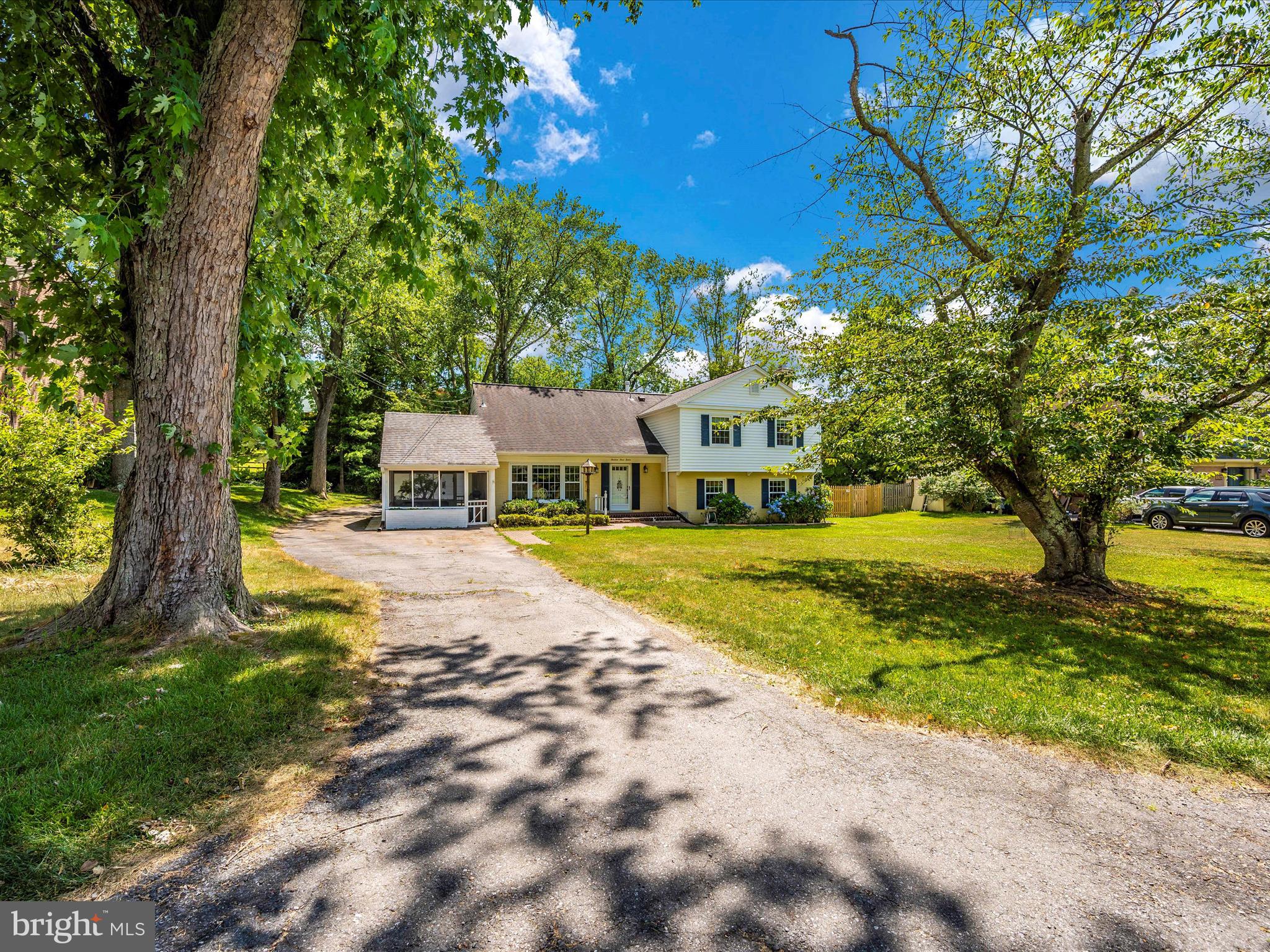 SHERWOOD FOREST MANOR - Residential
