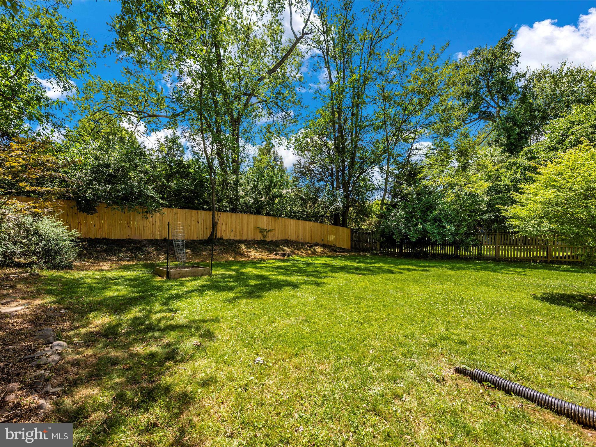 SHERWOOD FOREST MANOR - Residential