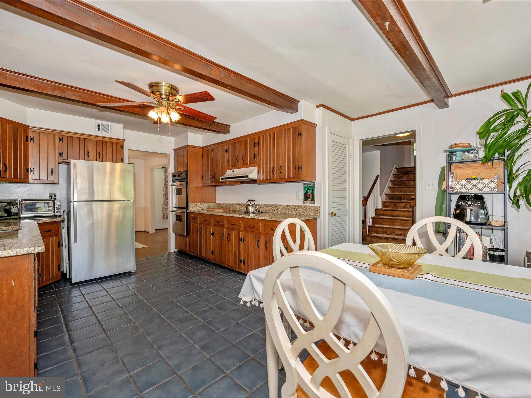 SHERWOOD FOREST MANOR - Residential